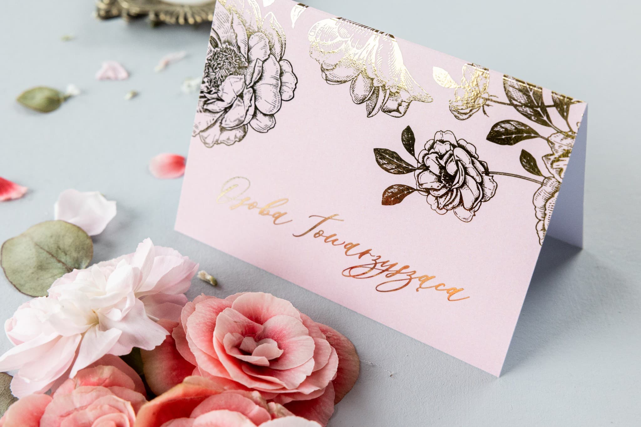 Onyx No. 1 Wedding Place Cards – Gilded Peony Table Name Cards