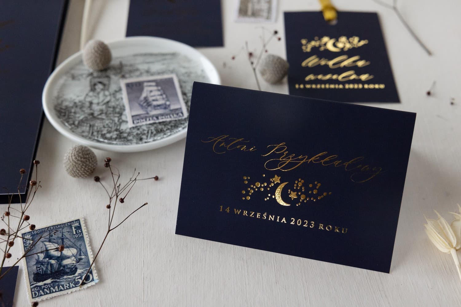 Simple No. 1 Wedding Place Cards – Table Name Cards with Gold Star Motif - 2