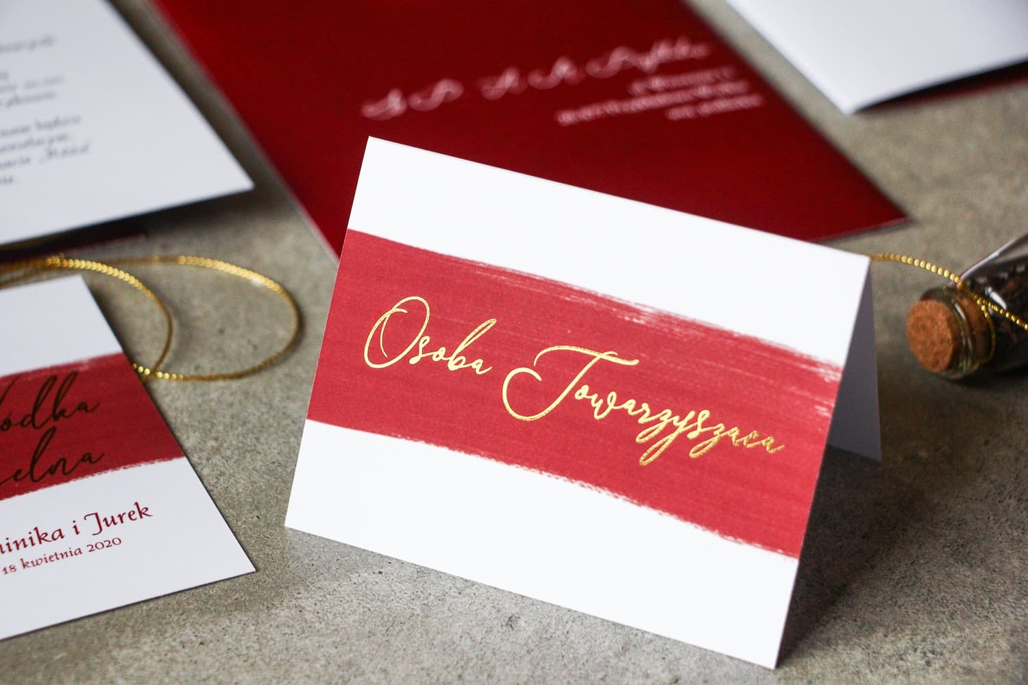 Verte No. 1 Wedding Place Cards – Gold Foiled Name Cards with Burgundy Watercolor