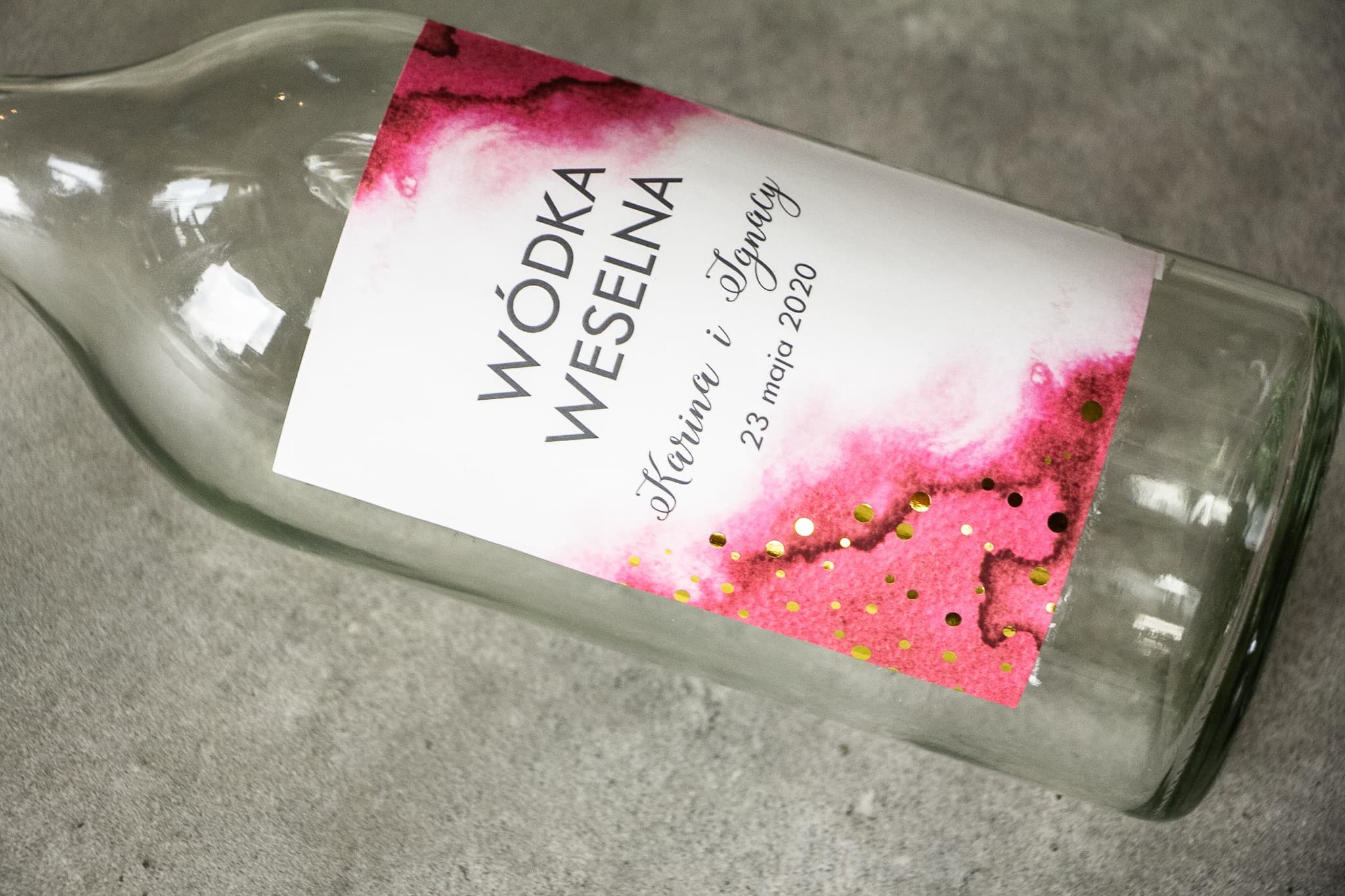 Flaschenetiketten für Hochzeitswodka Rosa Goldpünktchen | Aufkleber für Alkohol | Bakarto Nr. 3
