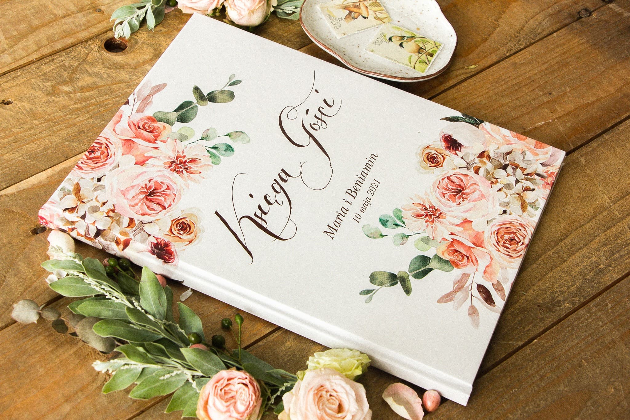 Hochzeitsgästebuch A4 Pastellblumen | Personalisierte Erinnerung mit Goldprägung | Indygo Nr. 7 - 2