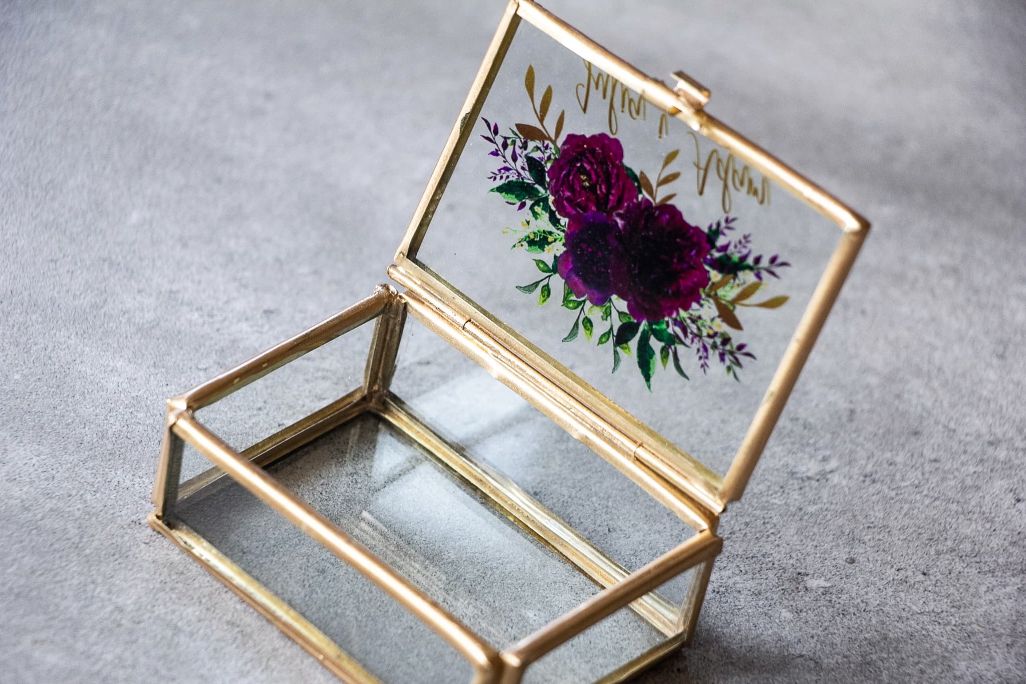 Glas-Ringschatulle Rubin Nr. 3 – Goldene Box mit Pfingstrosen-Motiv - 2