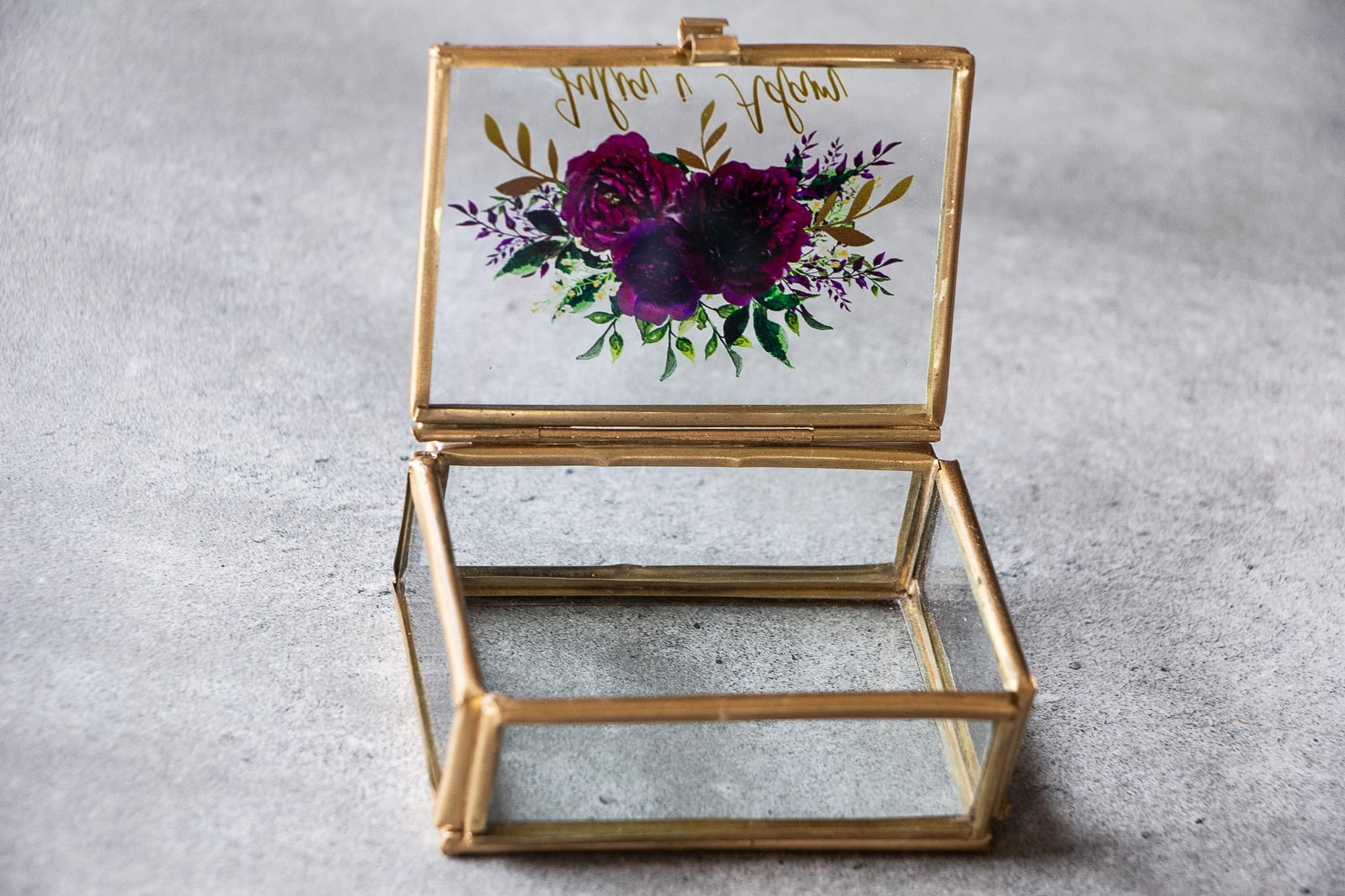 Glas-Ringschatulle Rubin Nr. 3 – Goldene Box mit Pfingstrosen-Motiv - 3