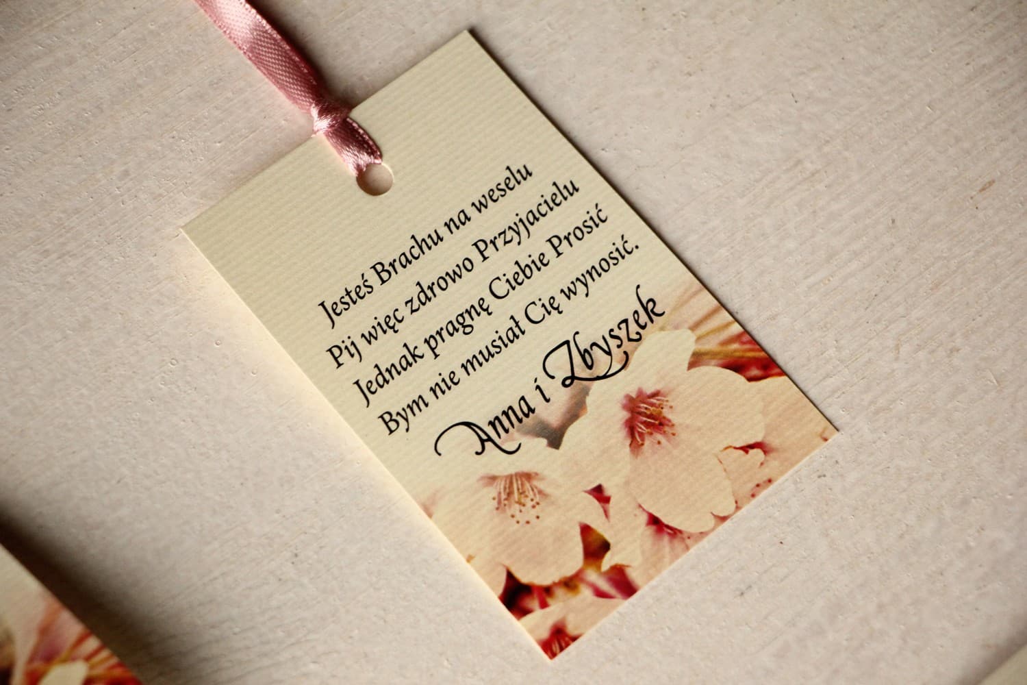 Elegante Flaschenanhänger mit Kirschblüten-Motiv | Anhänger für Hochzeitsalkohol | Magnet Nr. 9