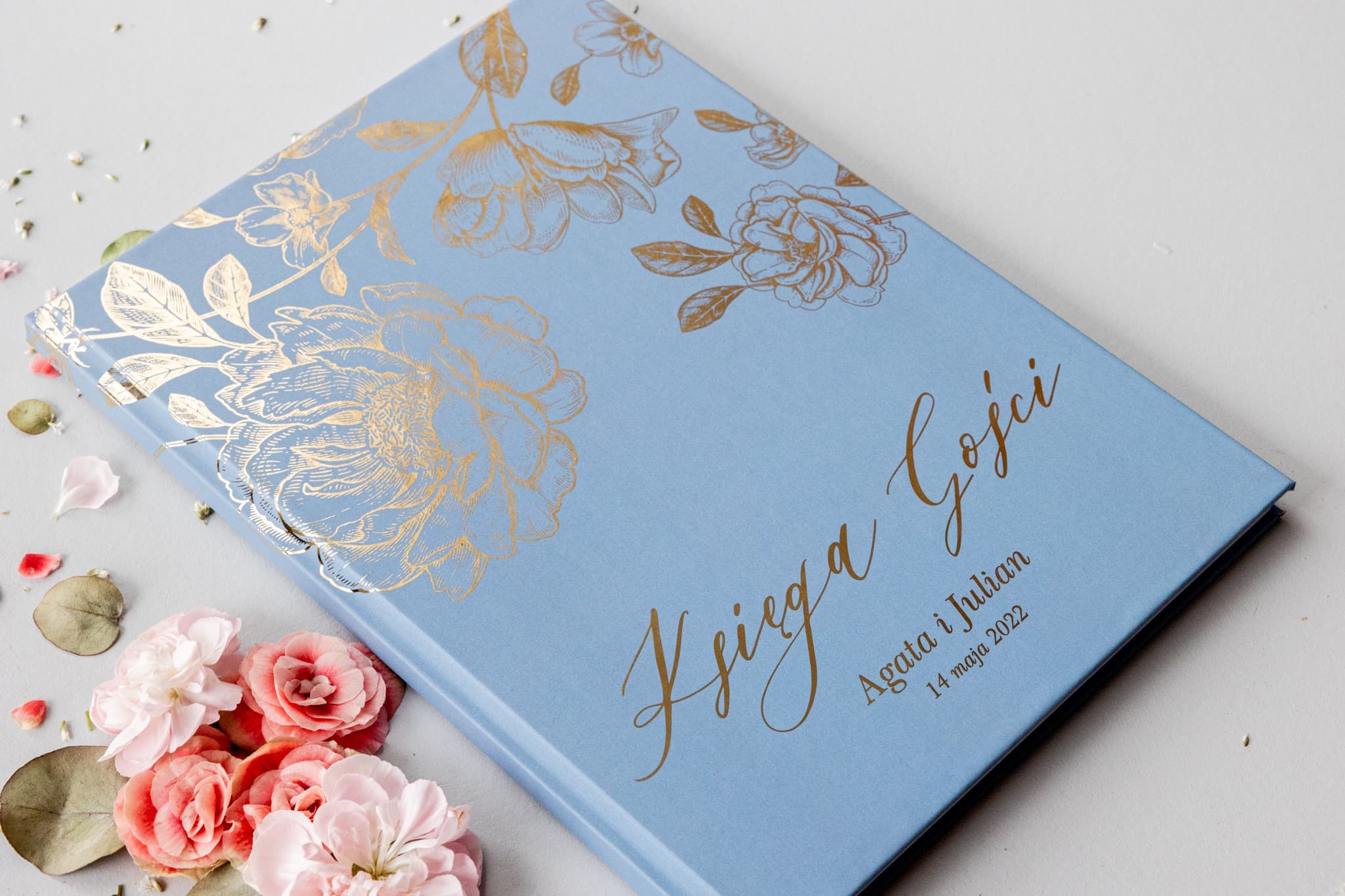 Elegantes Gästebuch Hellblau mit Goldblumen | Personalisiertes Hochzeitsandenken | Onyks Nr. 2