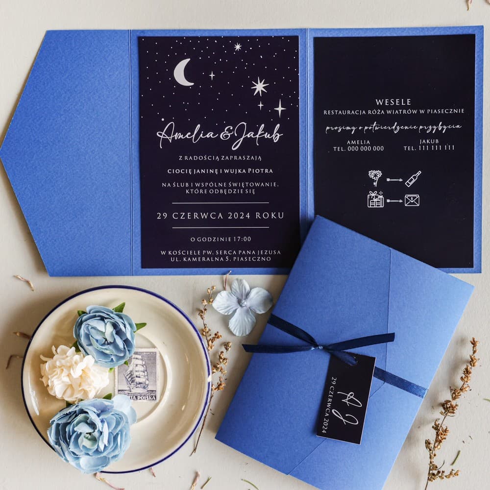 Hochzeitseinladungen Avril Nr. 6 – Blau mit schwarzem Satin