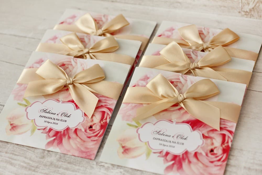 Hochzeitseinladungen Felicja Nr. 2 – Pastellfarbene Pfingstrosen im Etui