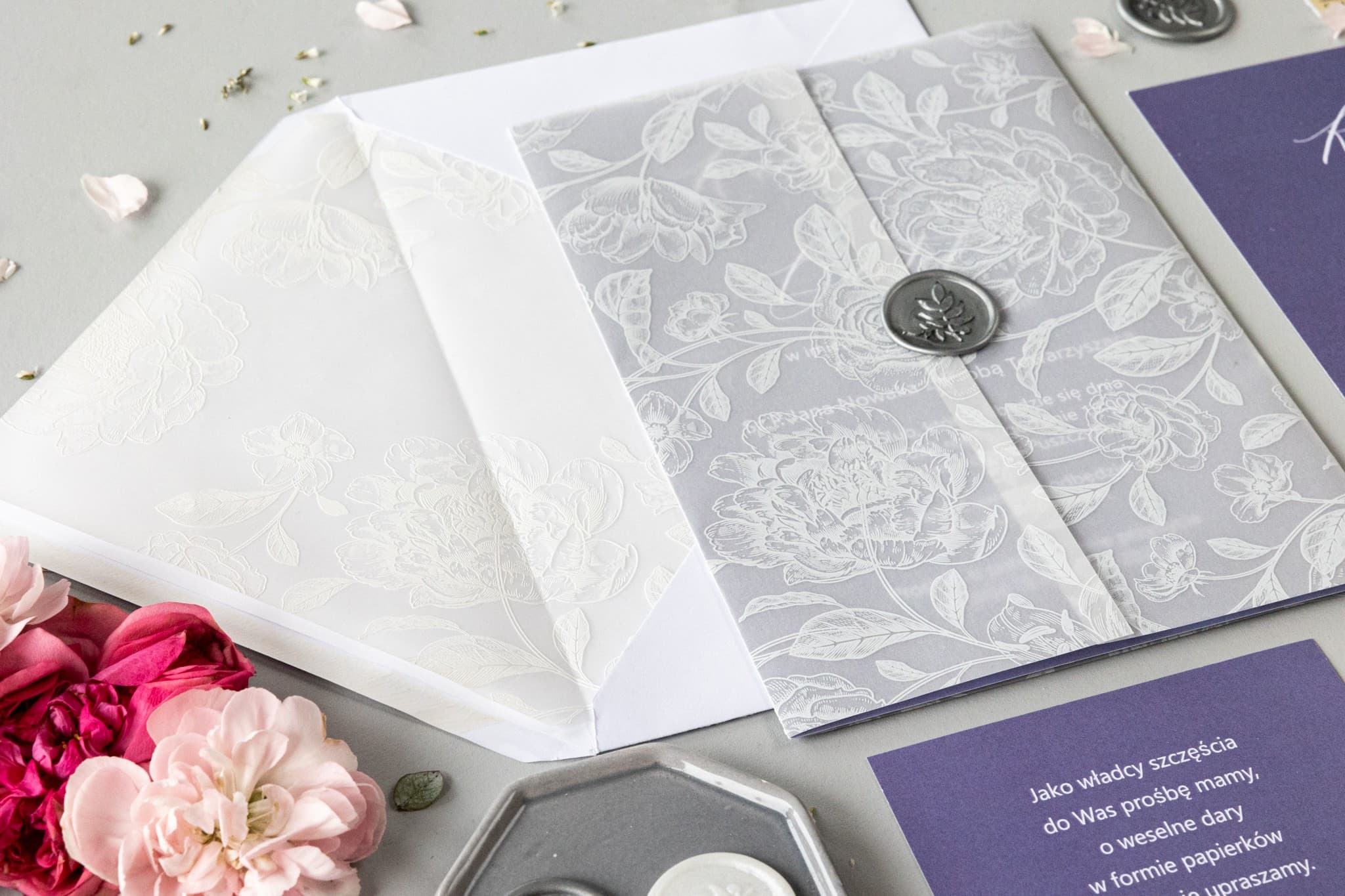 Hochzeitseinladung Lavendel mit Transparentpapier und weißen Pfingstrosen – Nefryt Nr. 3 - 3