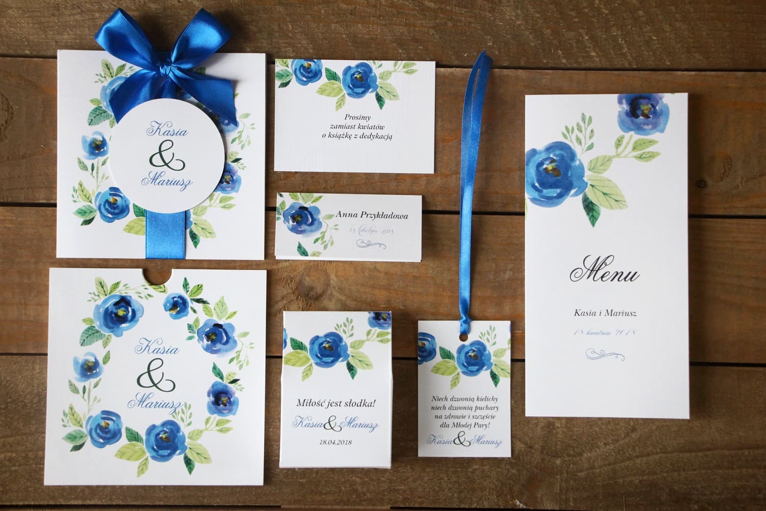 Rustikale Hochzeitseinladungen mit Aquarell-Kornblumen im Etui Malowane Kwiaty Nr. 23