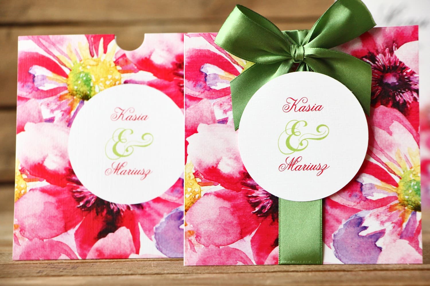 Hochzeitseinladungen im Etui mit rosa Blumen und Schleife – Kollektion Malowane Kwiaty Nr. 7 - 3