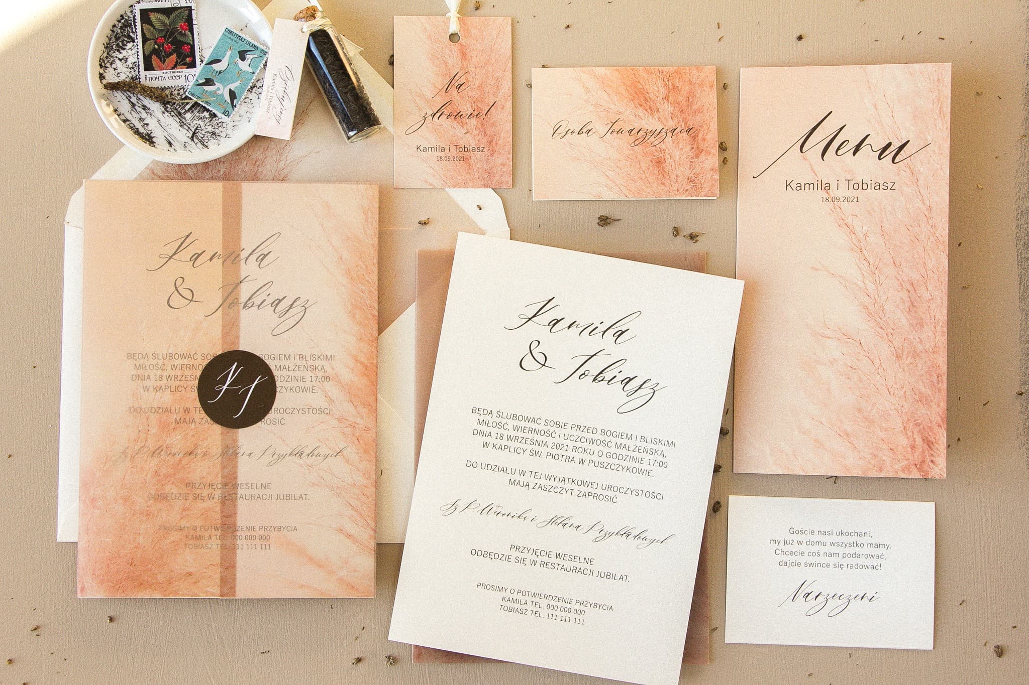 Boho Hochzeitseinladung auf Ecru-Papier mit Pampasgras und Transparentpapier – Opal Nr. 1 - 2