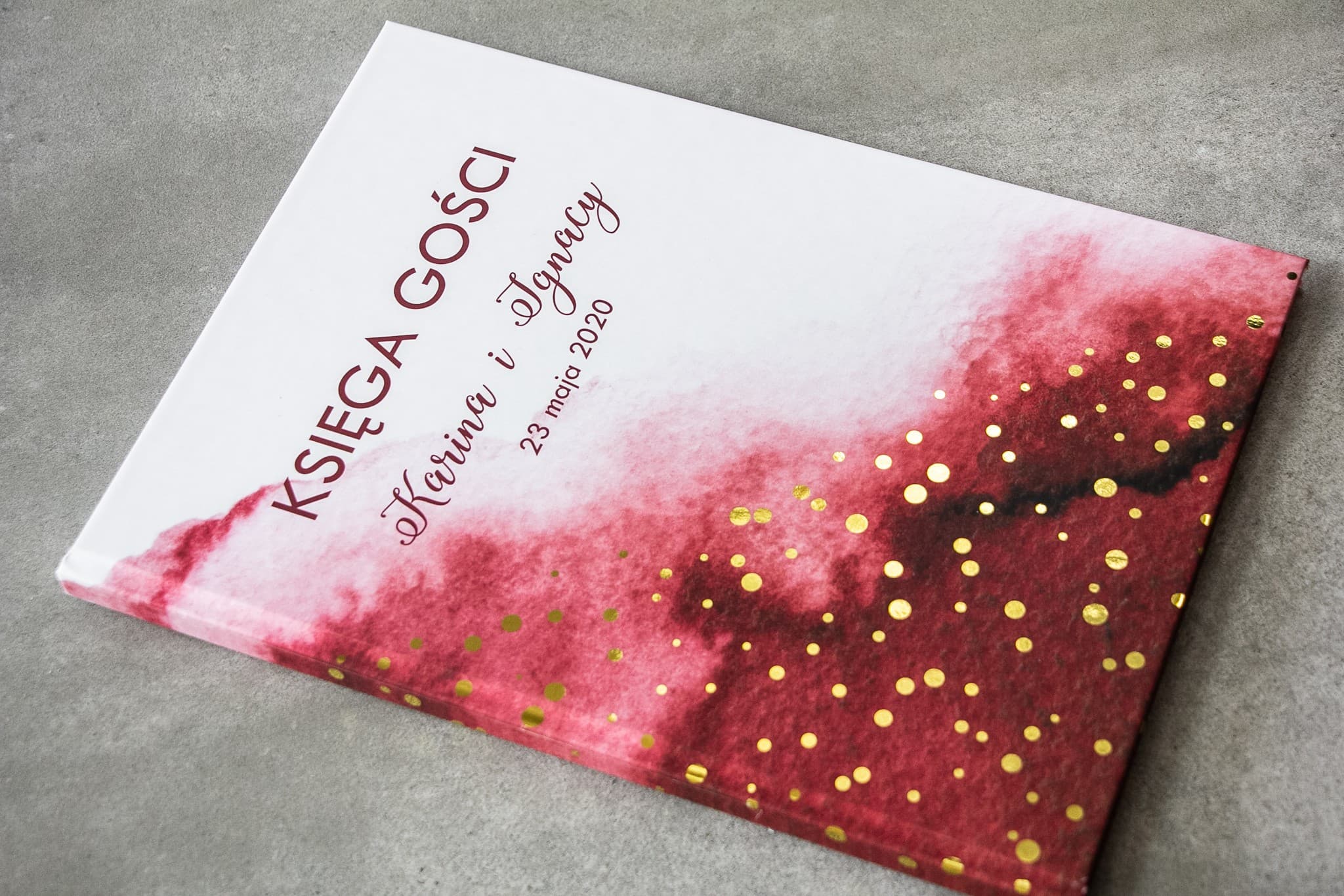 Aquarell Gästebuch mit Goldprägung | Personalisiertes Album für Hochzeitseinladungen | Bakarto Nr. 2