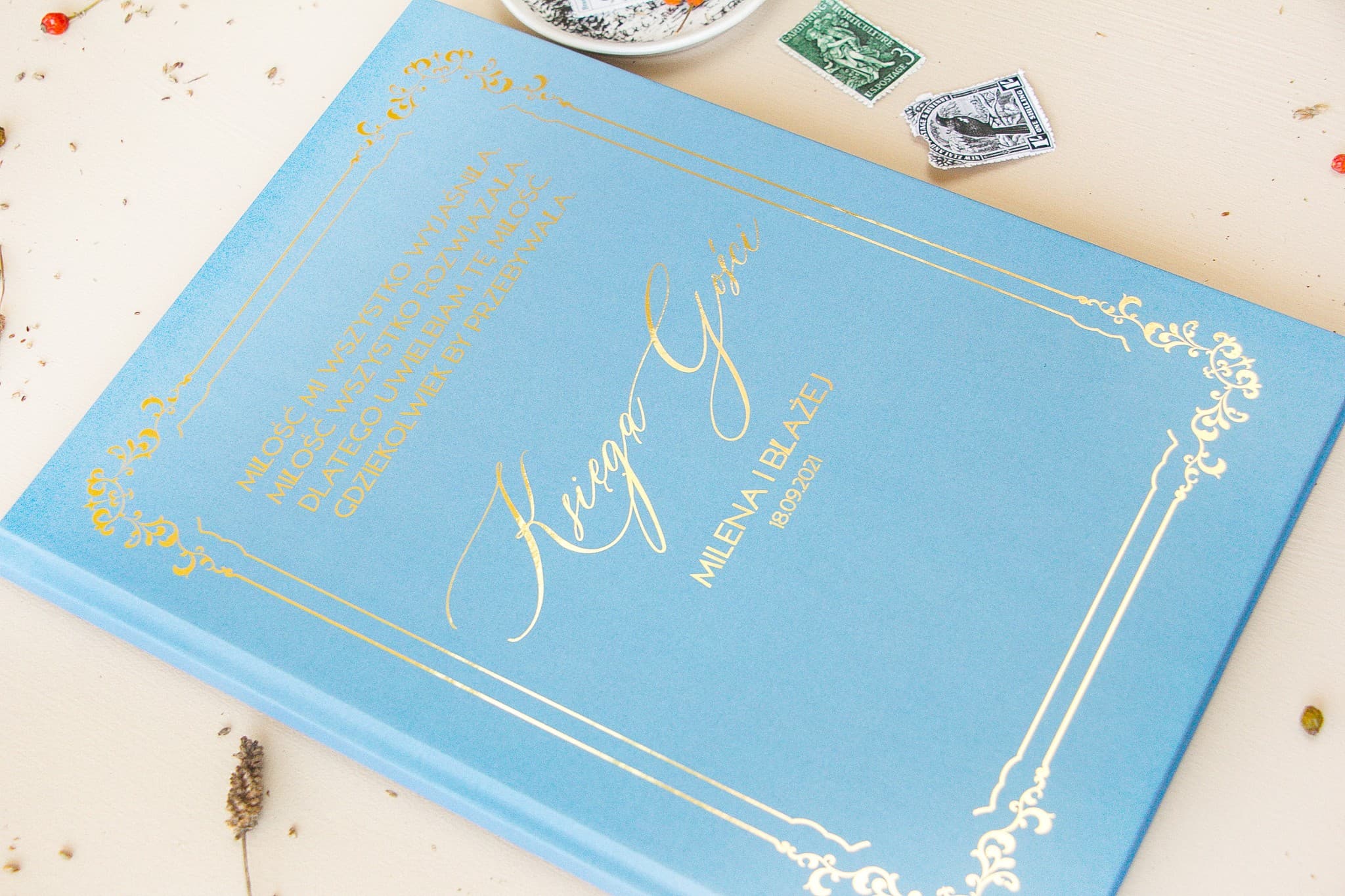 Elegantes Gästebuch Hellblau mit Goldprägung | Personalisiertes Hochzeitsgästebuch A4 | Sand Nr. 1 - 3