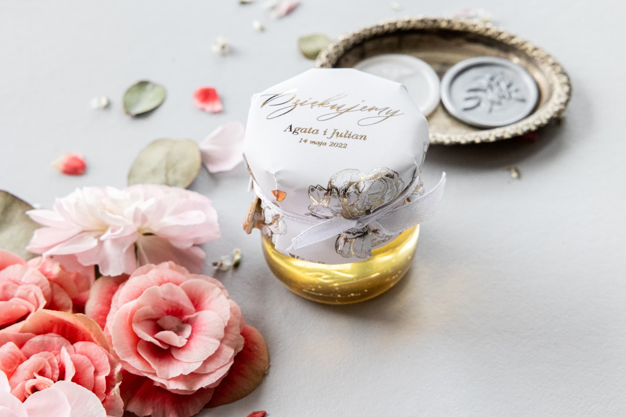 Gold-Foil Onyks No. 3 Wedding Favours – Sweet Honey with Peony