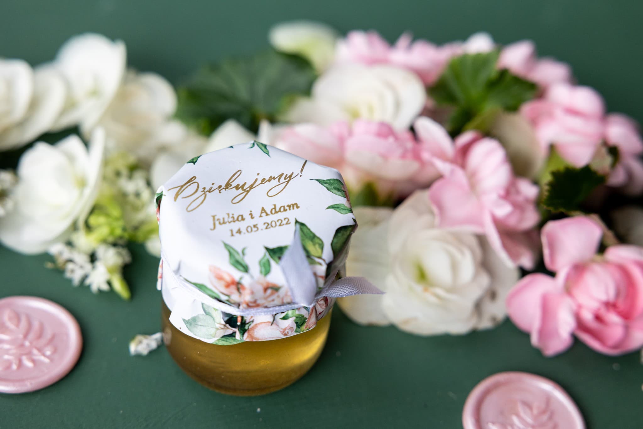 Gold-Foiled Honey Jars Rubin No. 10 – Sweet Peony Wedding Favours