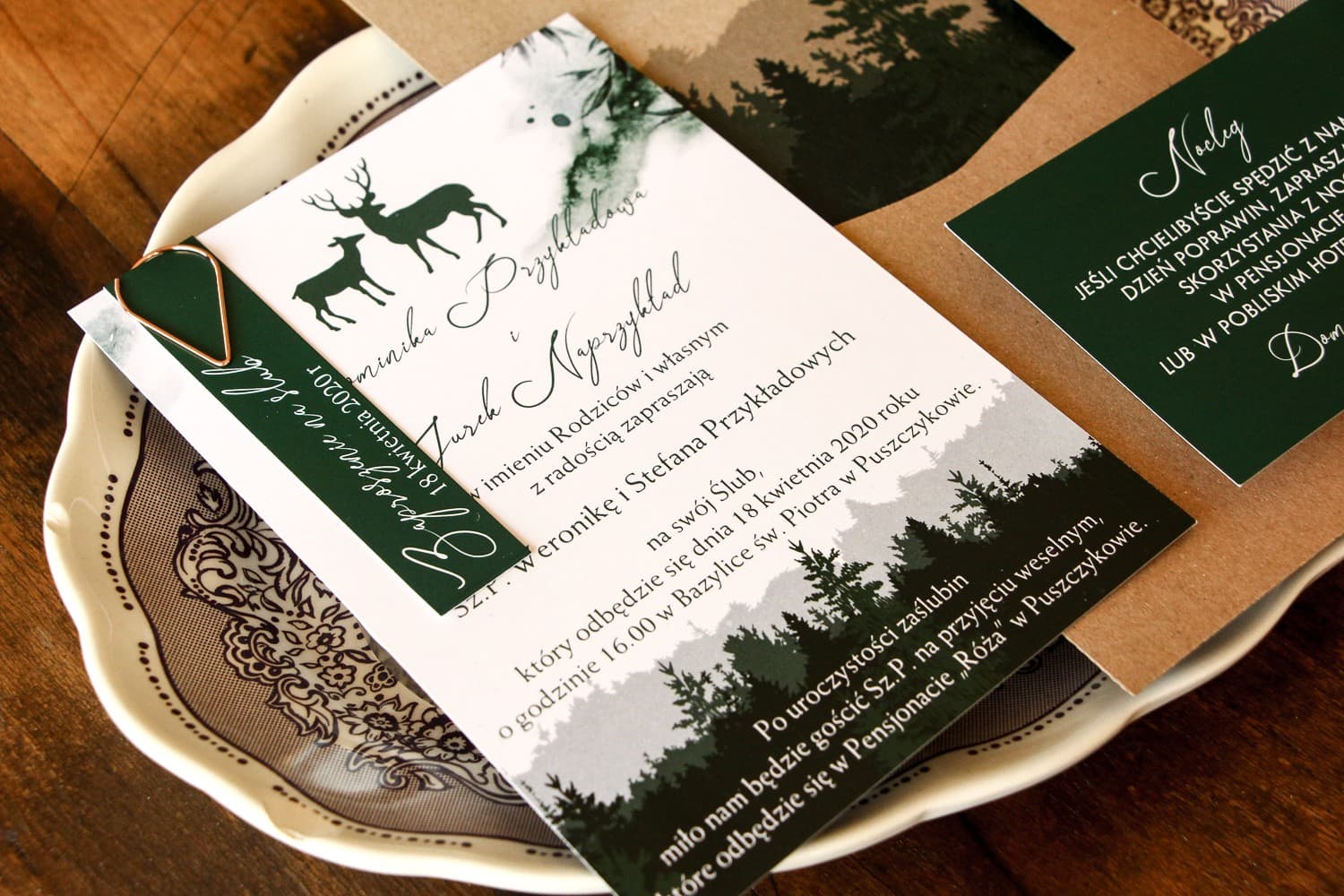 Invitaciones de boda con motivo boscoso de ciervos, ideales para amantes de la naturaleza