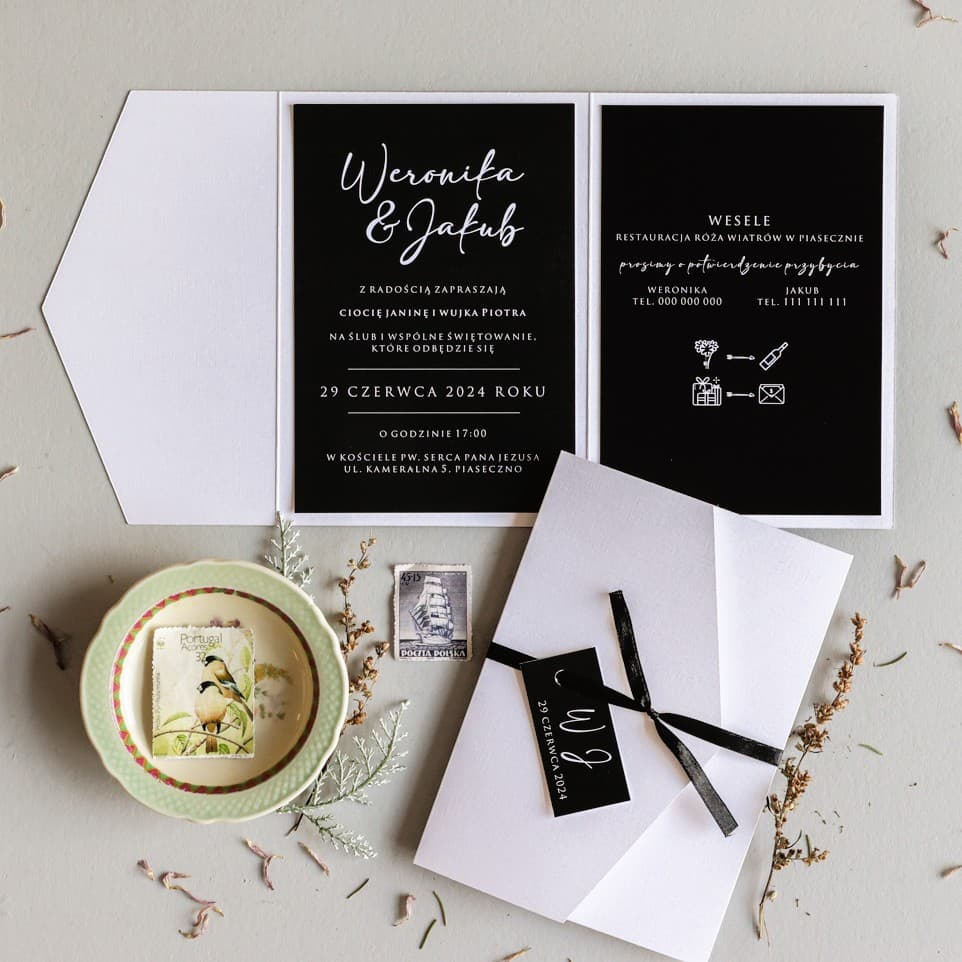 Invitaciones de boda modernas blanco y negro Avril nº 9 abiertas Amelia Wedding