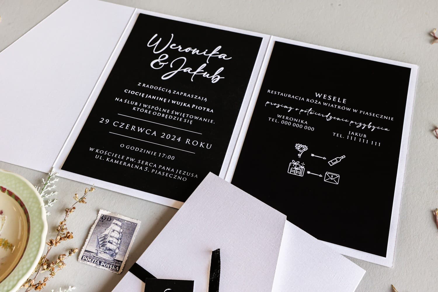 Elegantes invitaciones de boda glamour Avril nº 9 fondo negro Amelia Wedding