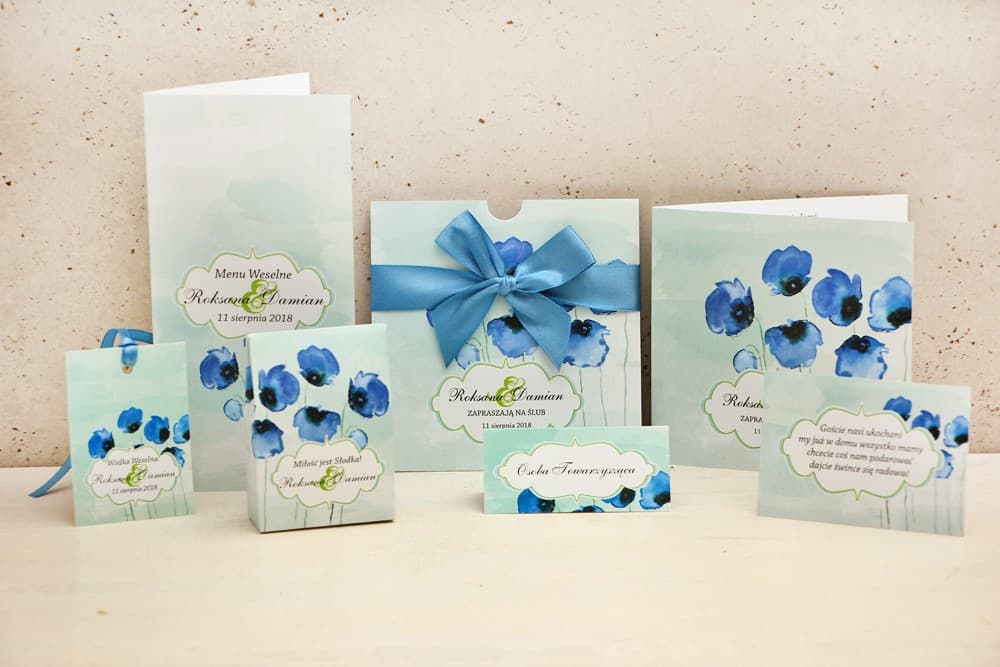 Invitación de boda con accesorios - Felicja n.º 18 - Amapolas azules sobre fondo menta
