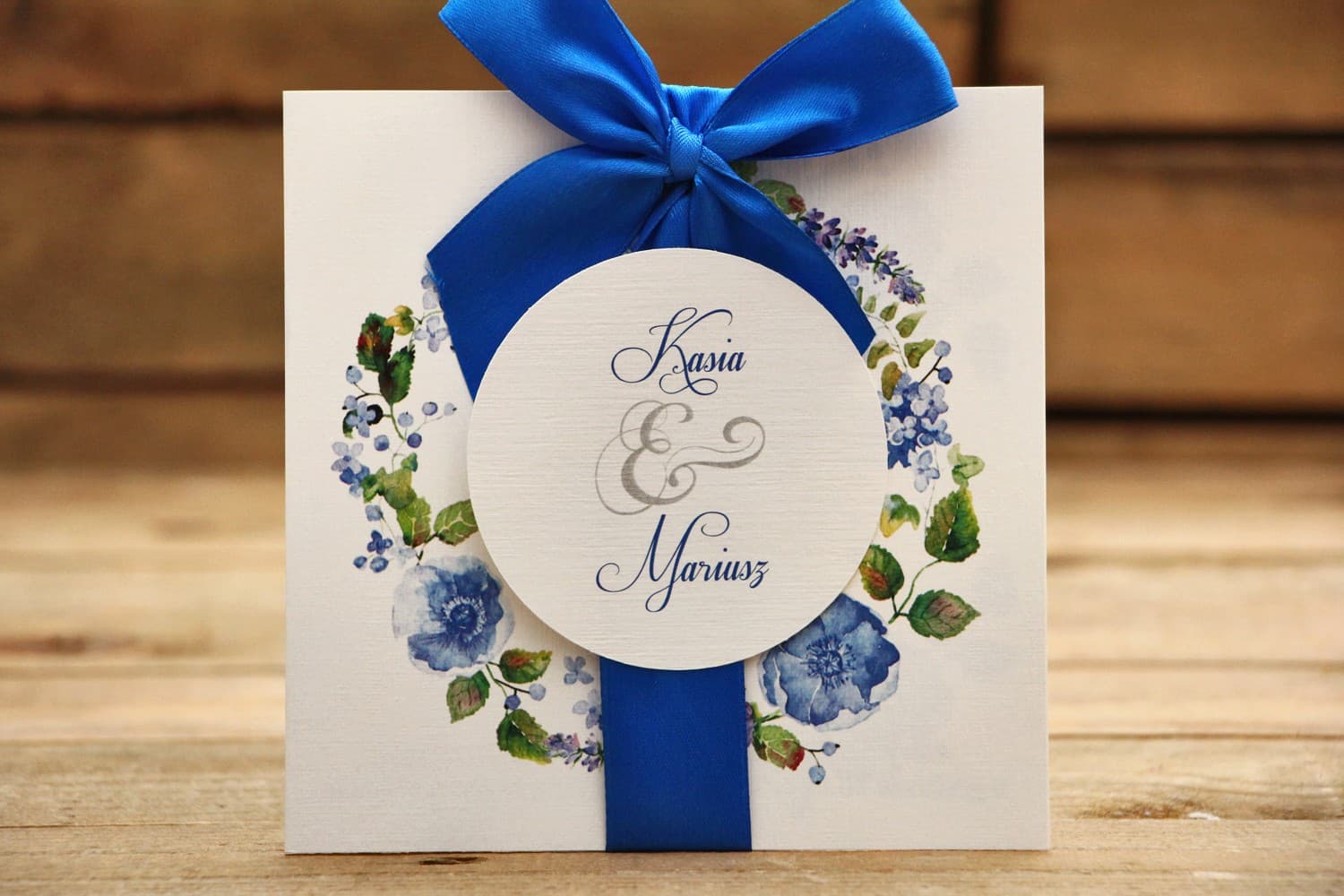 Invitaciones de boda en estuche con lazo - Flores Pintadas nº 13 - Flores de aciano