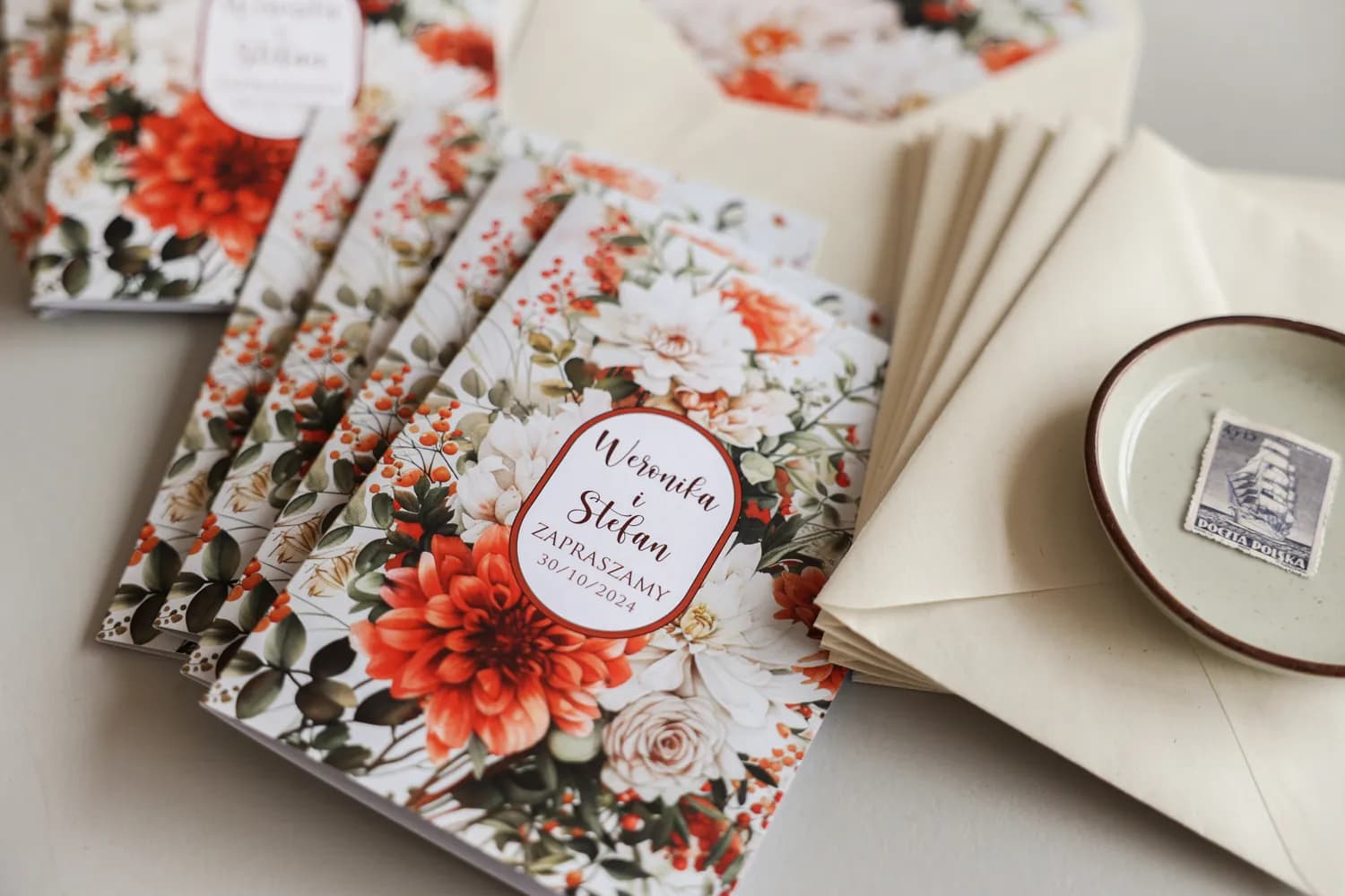 Papelería de boda con motivo de dalias y serbal Impresja nº 16 Amelia Wedding