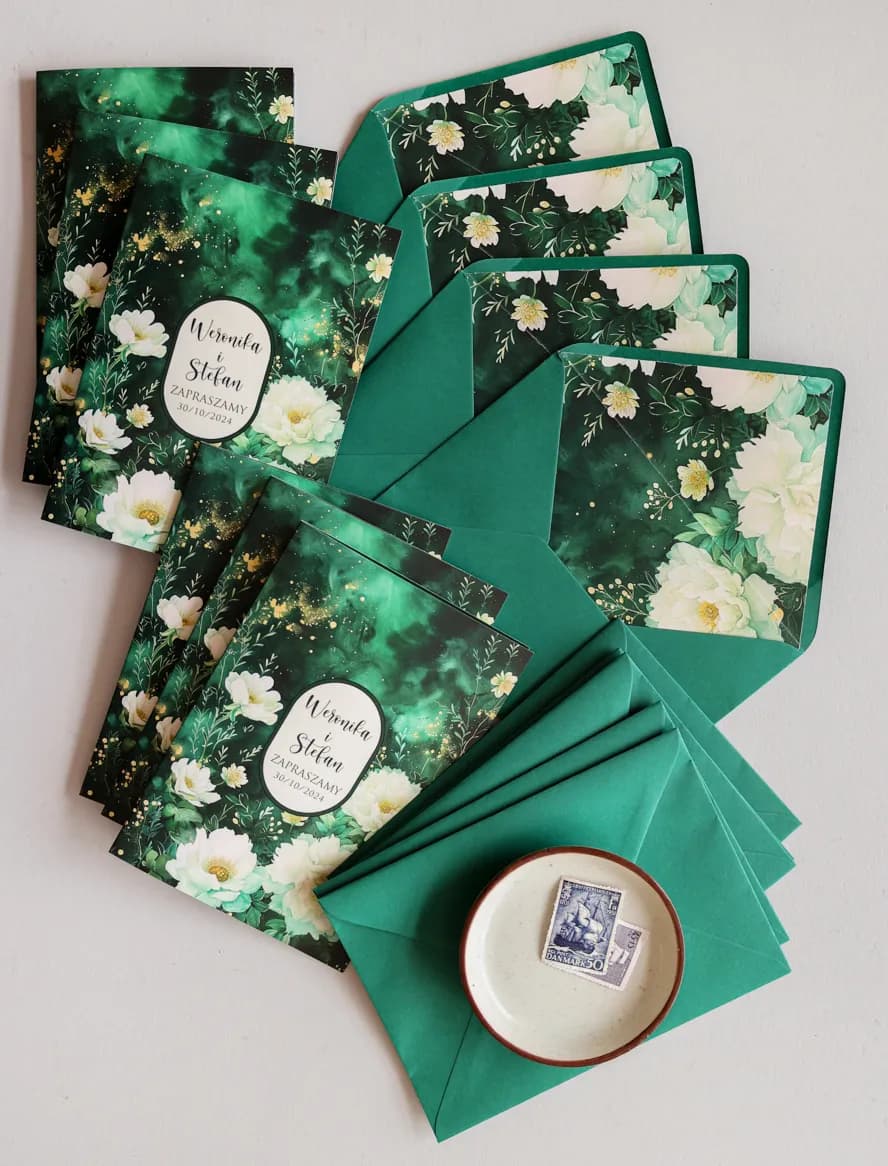 Invitaciones de boda verde botella Impresja nº 14 flores blancas Amelia Wedding