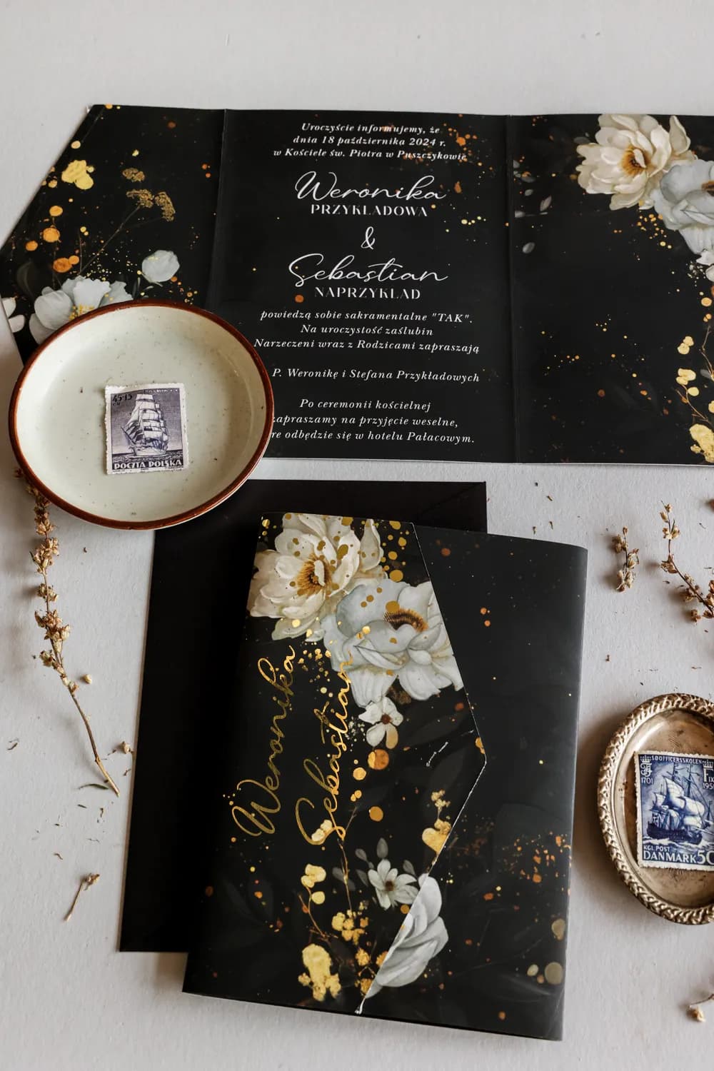 Invitaciones de Boda Glamour – Jadeit nº 5 Negras con Rosas Blancas