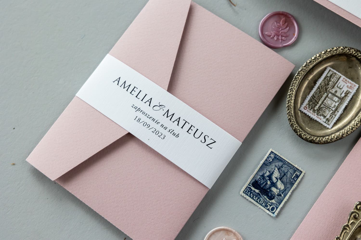 Set de invitaciones de boda rústicas en tonos rosas