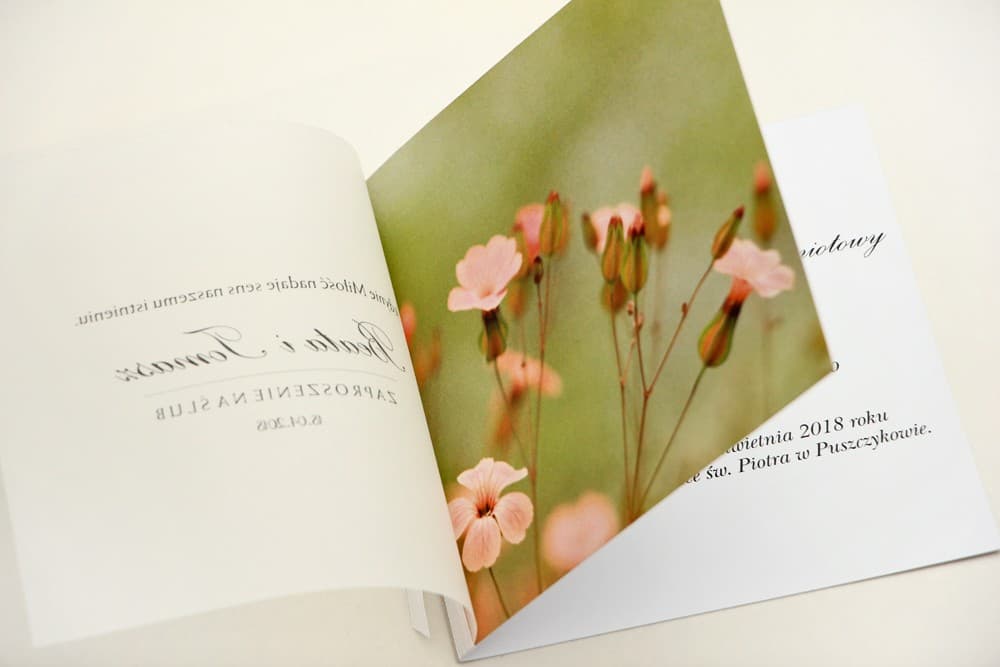 Invitation de mariage ouverte avec calque motif floral Elegant n° 29 Amelia Wedding