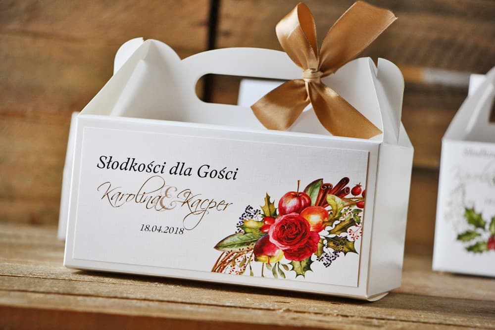 Winterliche Kuchenschachtel mit Rosen und Zimt | Elegante Gebäckverpackung für Gäste | Kollektion Akwarele Nr. 3