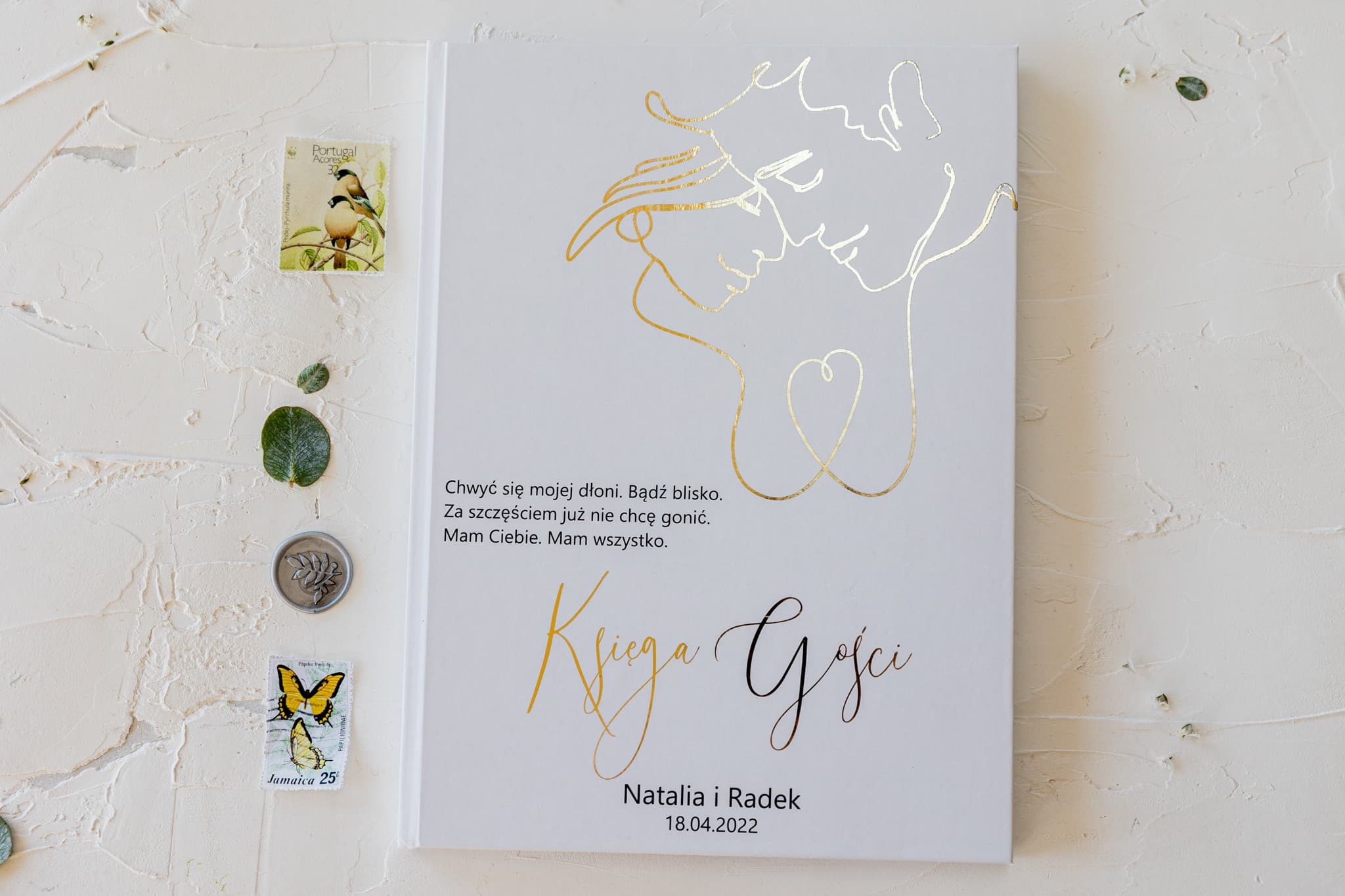 Elegante Libro de Invitados Dorado, Blanco con Motivo de Corazón | Libro de Boda Personalizado | Jaspis Nº 1