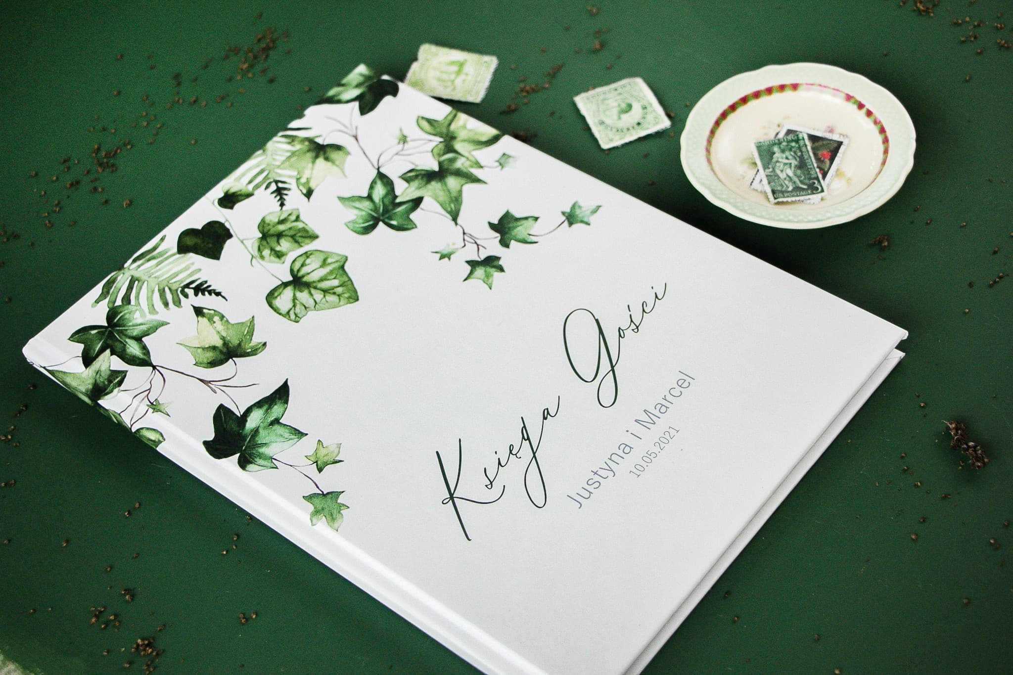 Libro de visitas personalizado con temática de naturaleza y hiedra