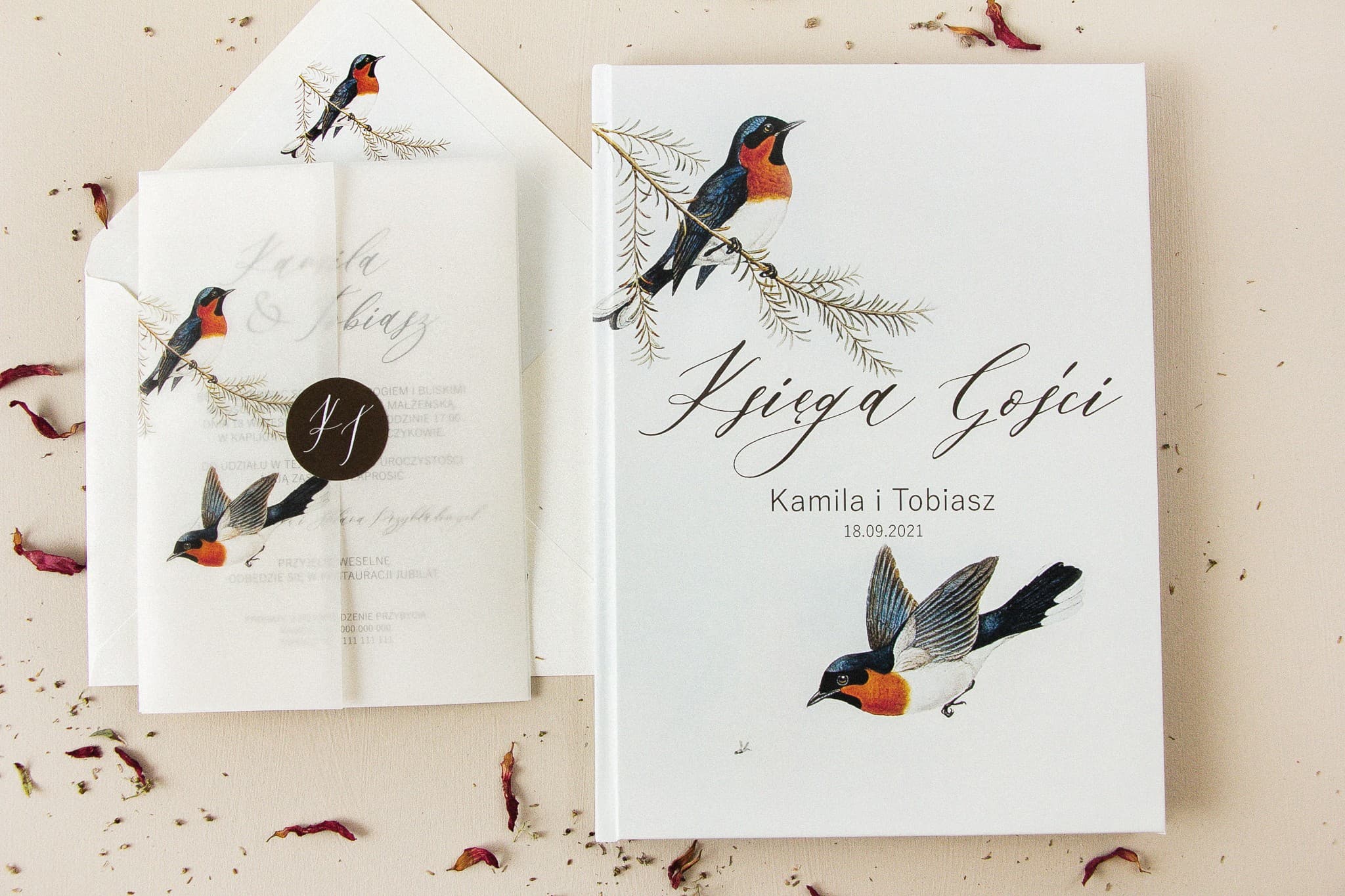 Interior del libro de visitas con diseño de pájaros vintage