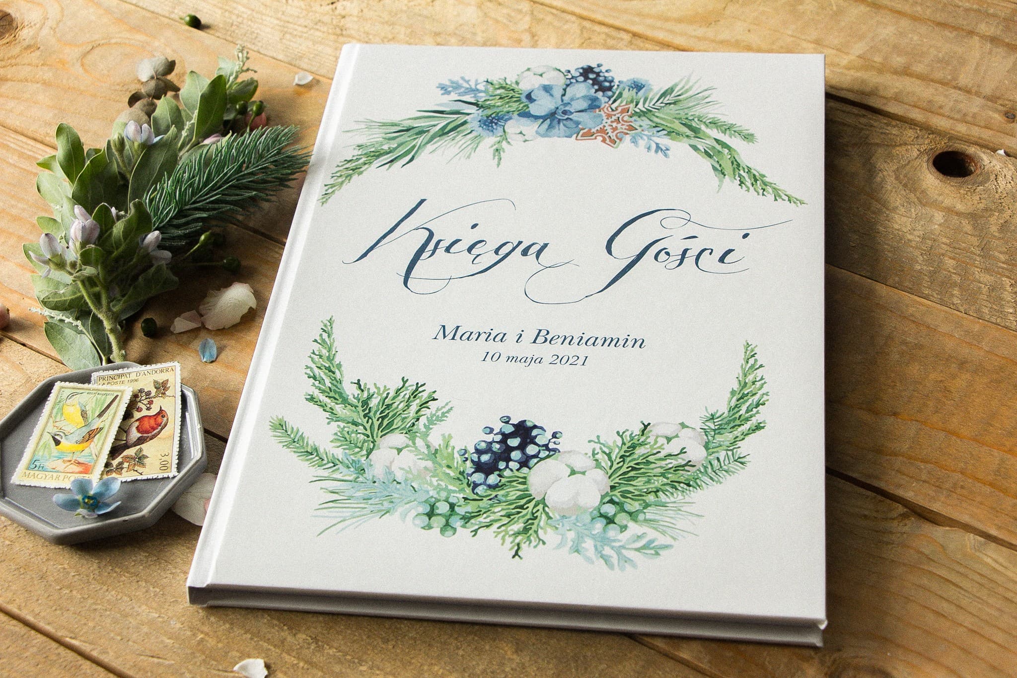 Livre d'or de mariage personnalisé Indygo n° 8 avec motif botanique hivernal sur couverture blanche
