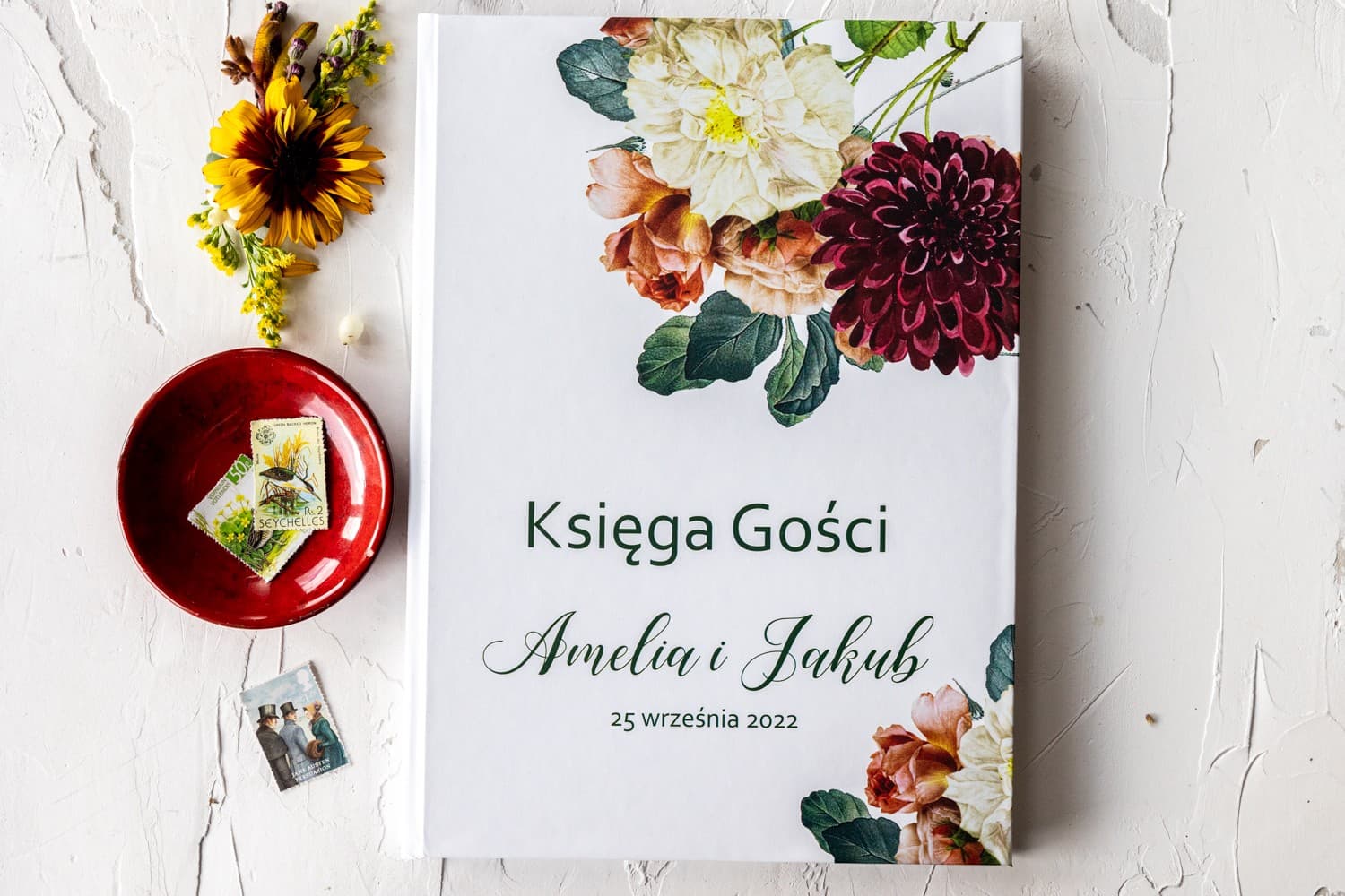 Couverture du livre d'or de mariage motif floral bordeaux