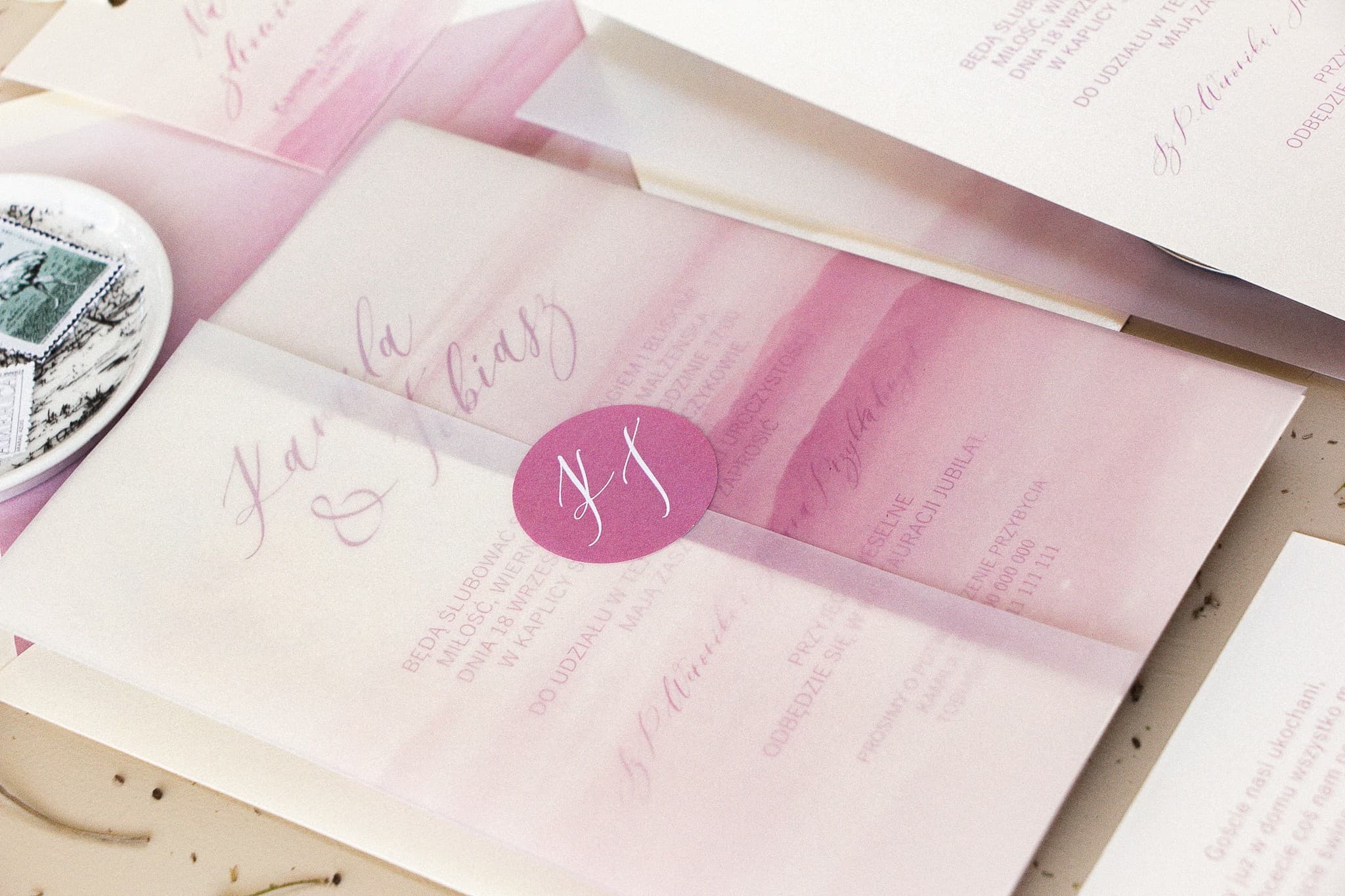 Livre d'or Opal n° 5 avec tons roses subtils et accents dorés pour l'élégance du mariage