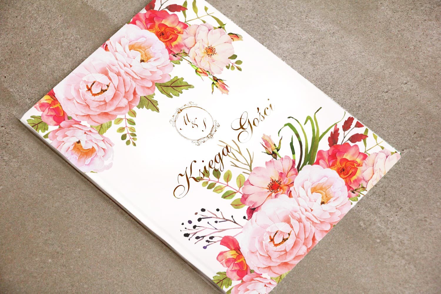 Livre d'Or Doré avec Monogramme et Pivoines, Personnalisé | Souvenir de Mariage Élégant | Sorento No 13