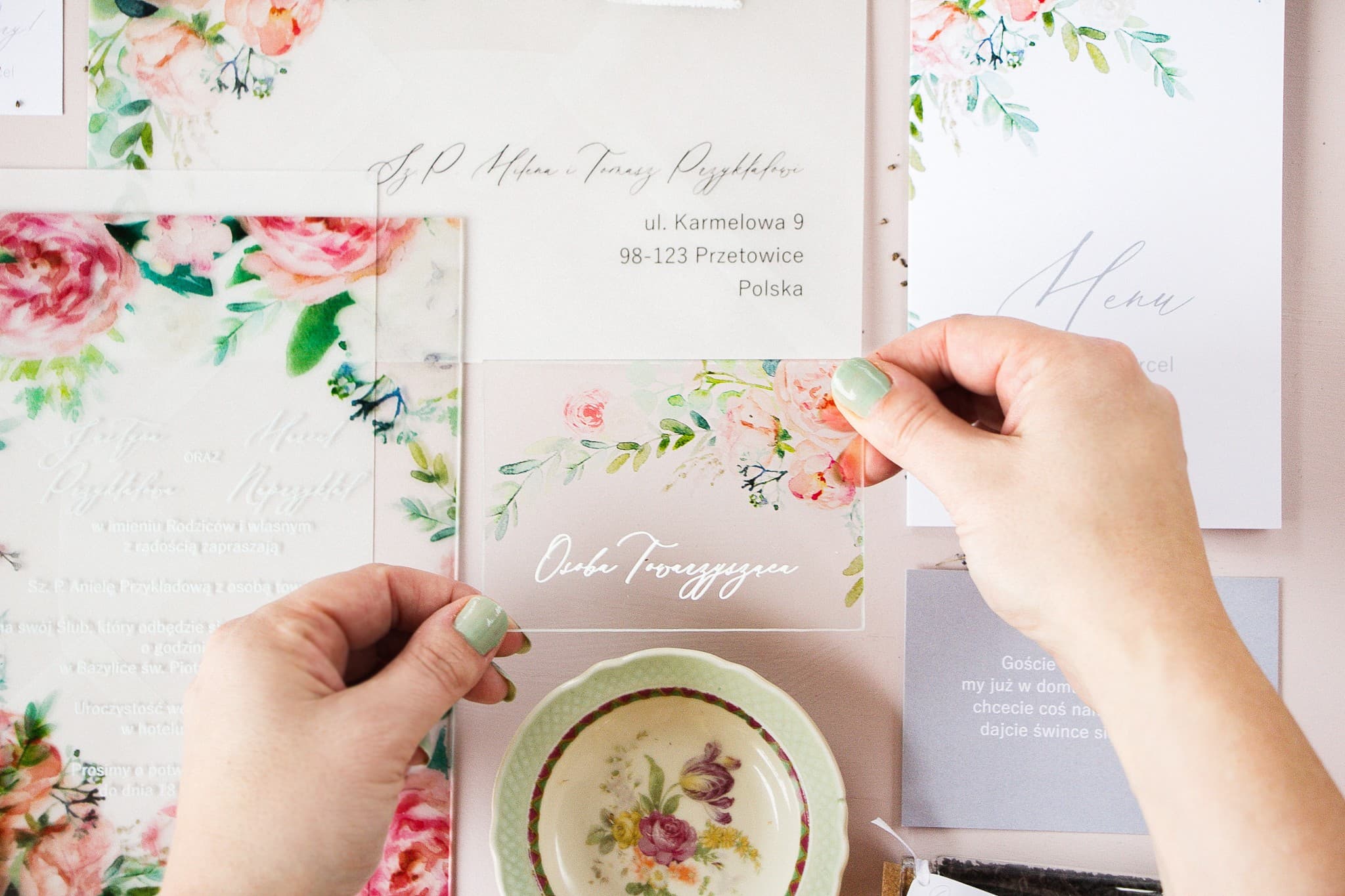 Marcasitios de Boda Soft n.º 1 – Tarjetas de Vidrio con Motivo de Peonías