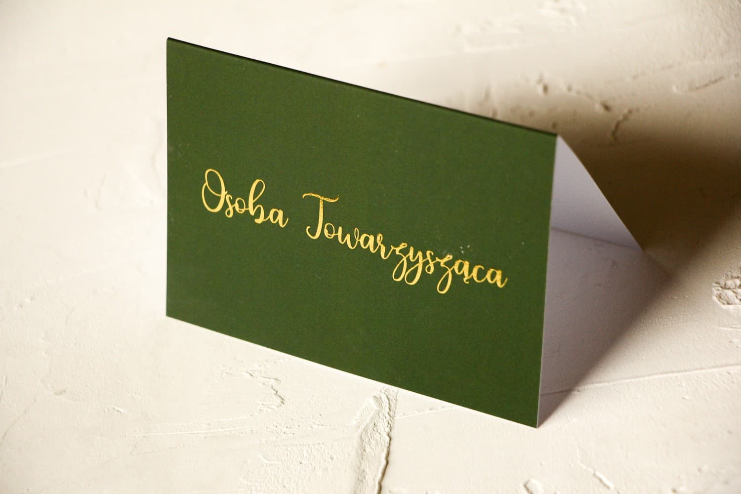 Marcasitios de Boda Clásicos Emerald n.º 3 – Tarjetas de Mesa Doradas en Verde Botella