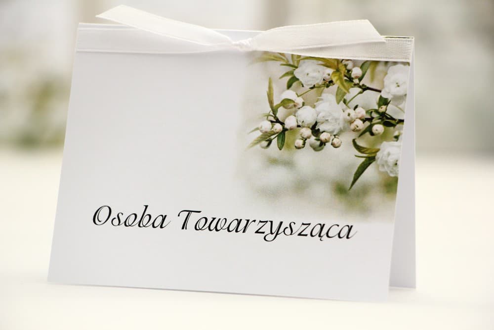 Marcasitios de Boda Elegant n.º 6 – Tarjetas de Mesa con Flores de Cerezo Blancas