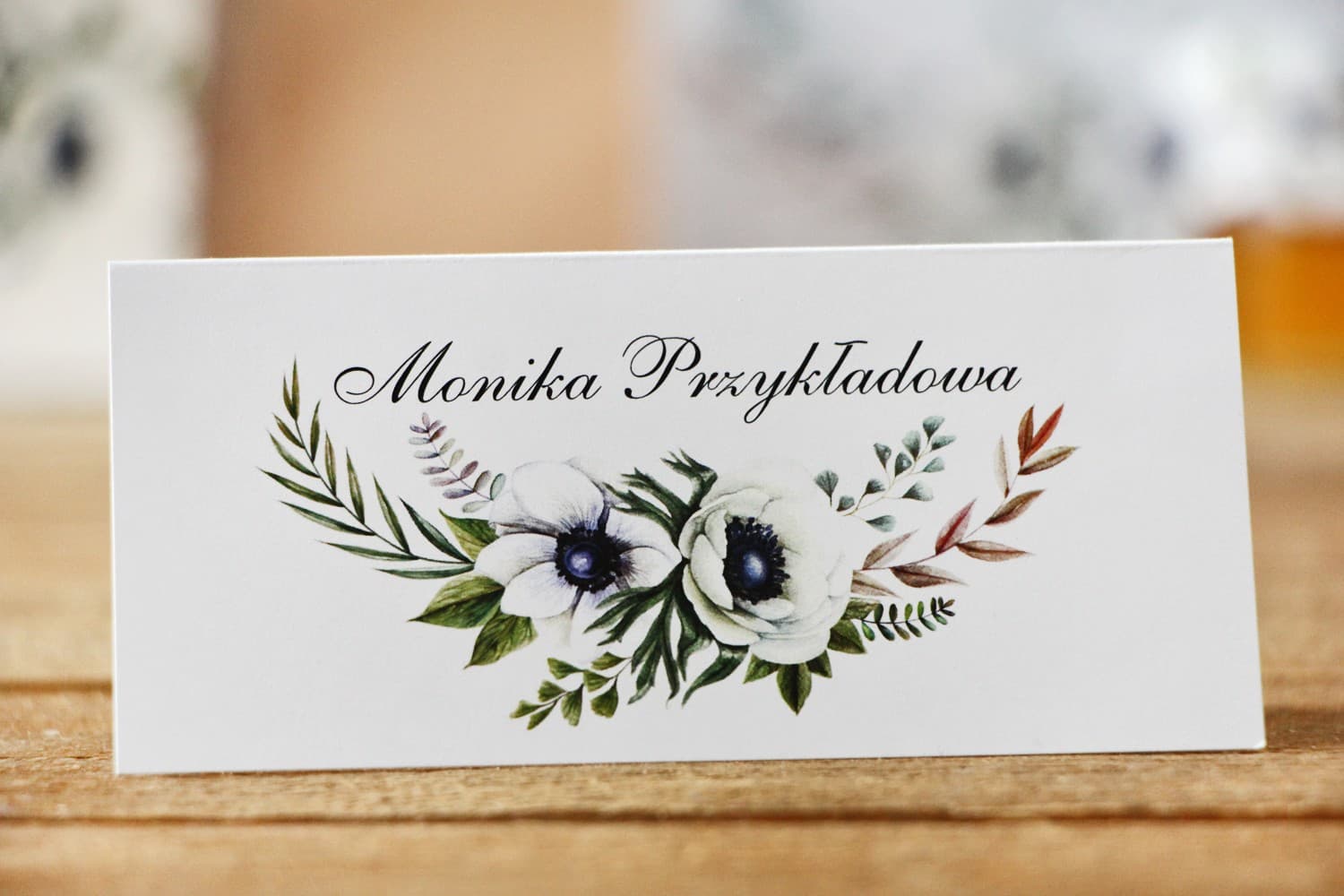 Marcasitios de Boda Kalia n.º 3 – Tarjetas de Mesa con Anémonas Blancas