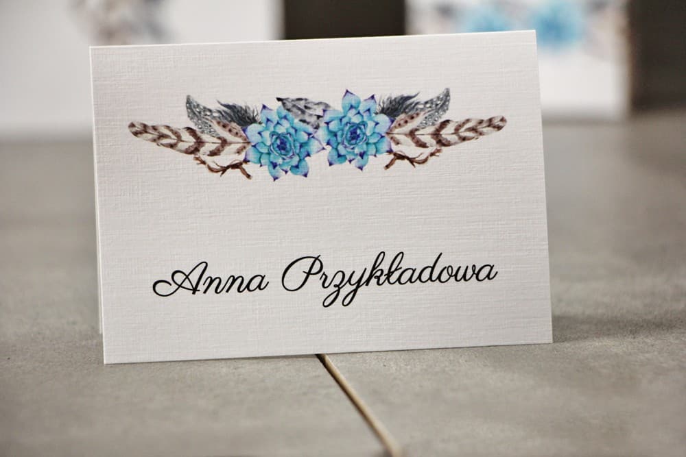 Marcasitios para mesa de boda - Pistacho nº 21 - Estilo boho, suculentas azules y plumas