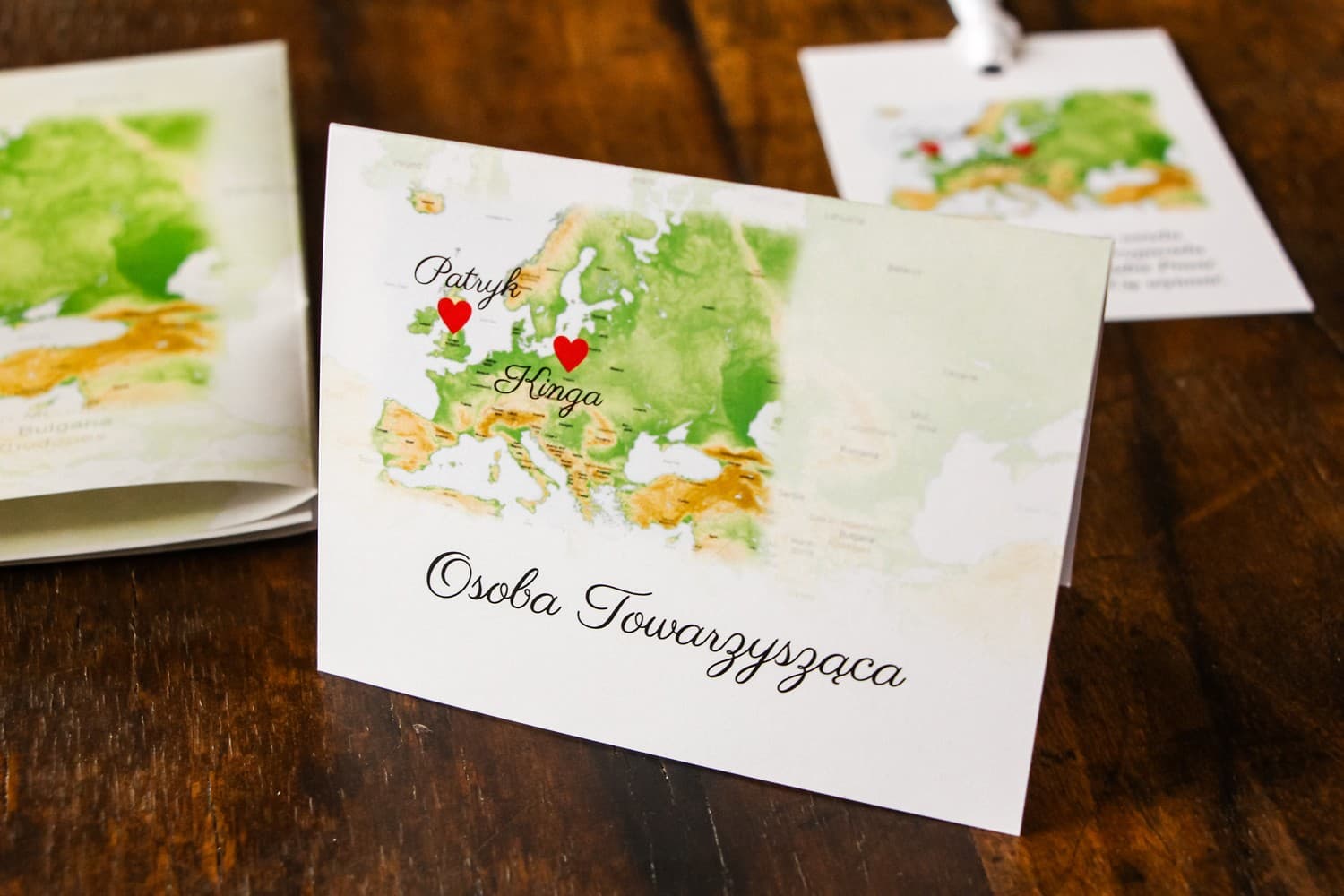 Marque-places de mariage avec carte de l'Europe pour couples de pays différents