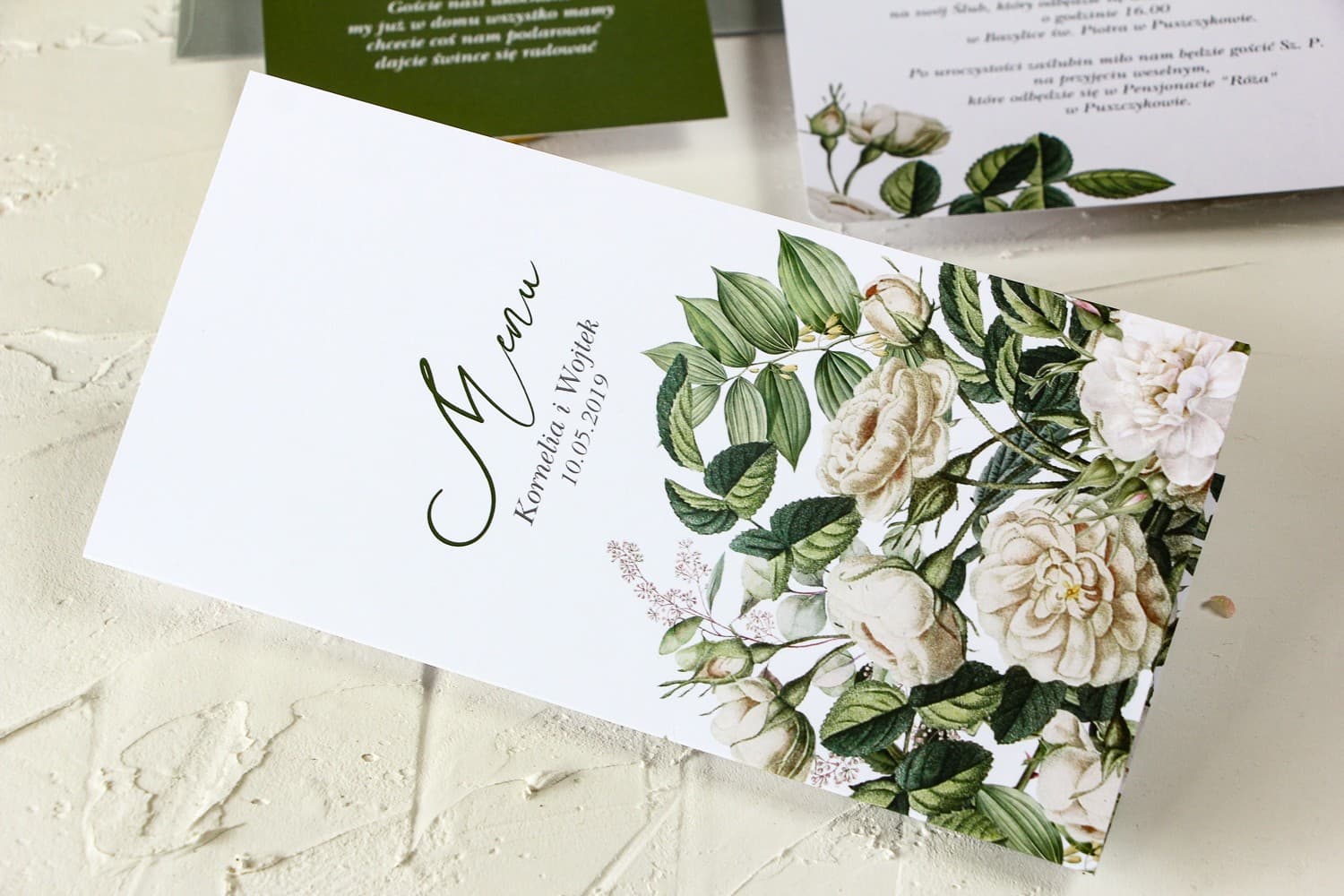 Oasis Verde en la Mesa de Bodas | Belleza de Rosas y Ramas | Wenis n.º 4