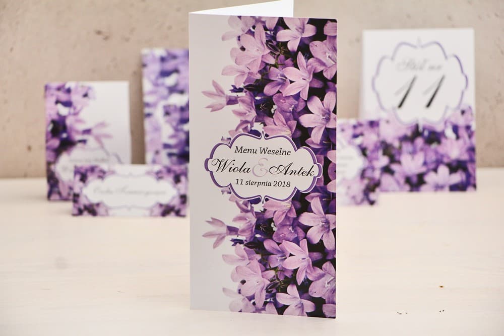 Menú de Boda con Campanillas Violetas Flores de Primavera | Elegantes Cartas de Menú para Mesa | Felicja n.º 14