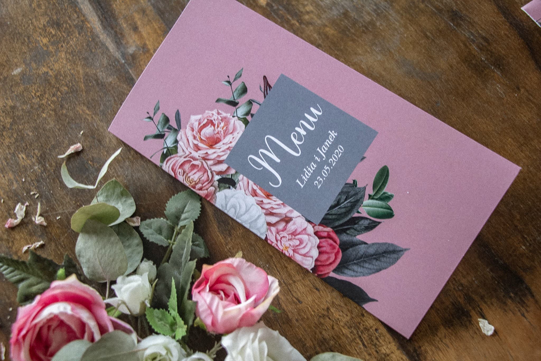Hochzeitsmenü mit Pfingstrosen in Puderrosa | Florale Menükarte personalisiert | Kollektion Eteryczne Nr. 3