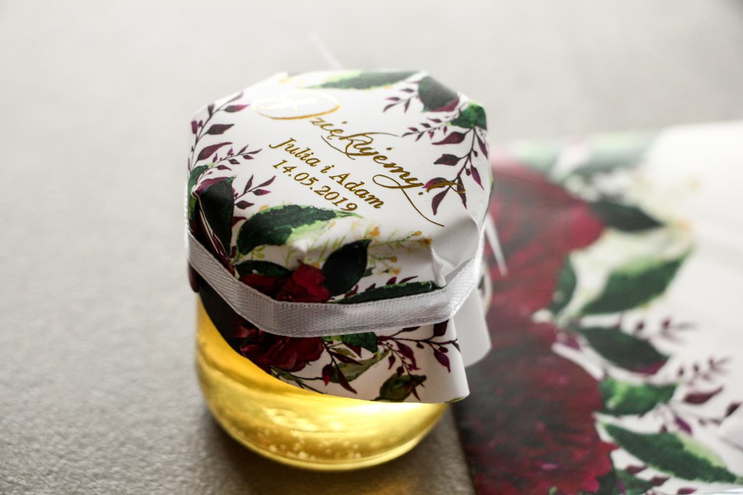 Miel Polaca en Tarrito Rubin n.º 3 – Agradecimiento Dorado con Peonía