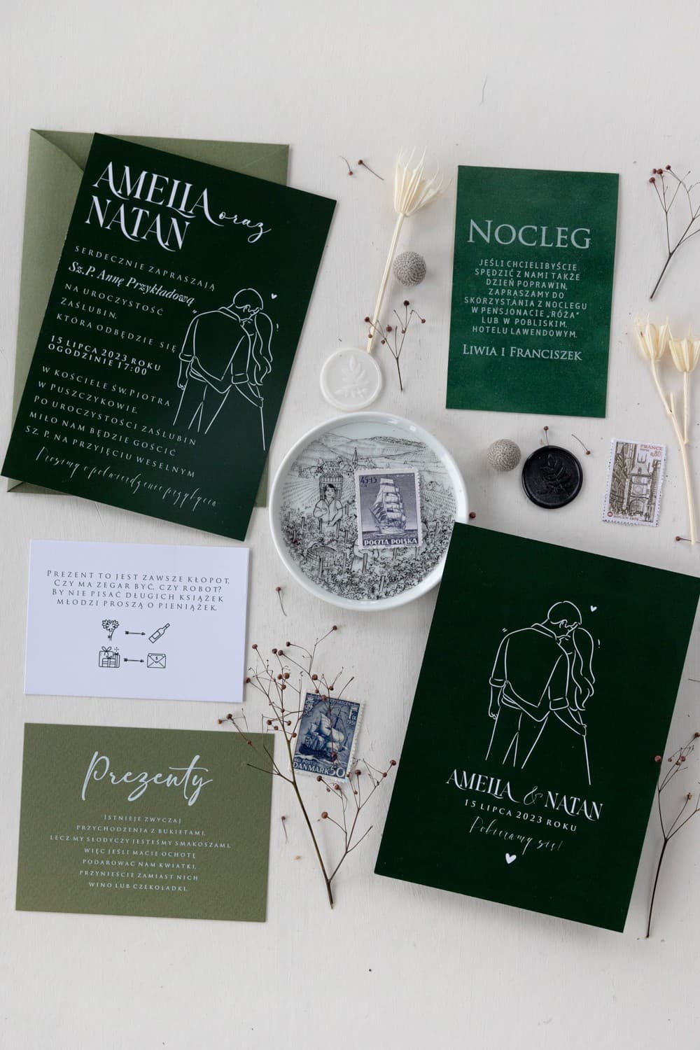 Wunderschöne Hochzeitseinladungen in Dunkelgrün sind einzigartige Einladungskarten für eine Hochzeit im klassischen Stil