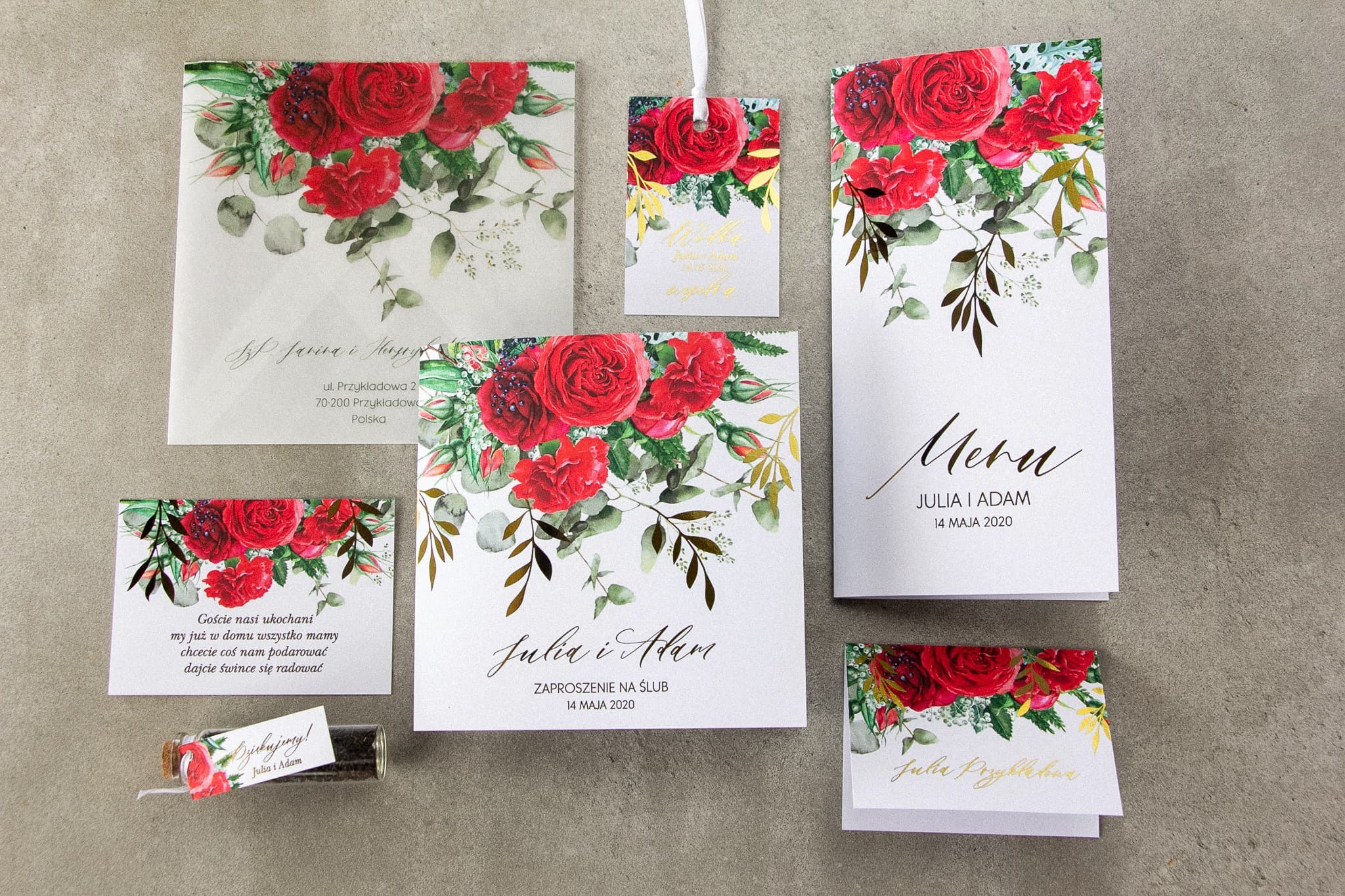 Muestras de Invitaciones Rubin n.º 8 – Papelería Dorada con Motivo de Rosas Burdeos