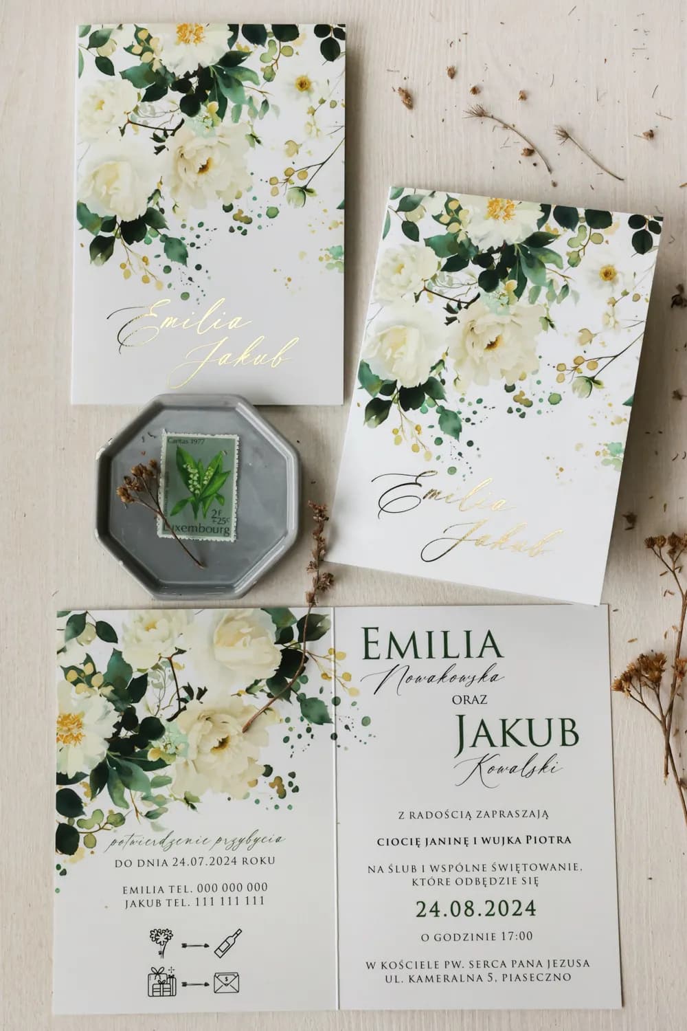 Muster der Hochzeitseinladung mit Ruskus-Zweig und Goldprägung | Ruskus Nr. 5